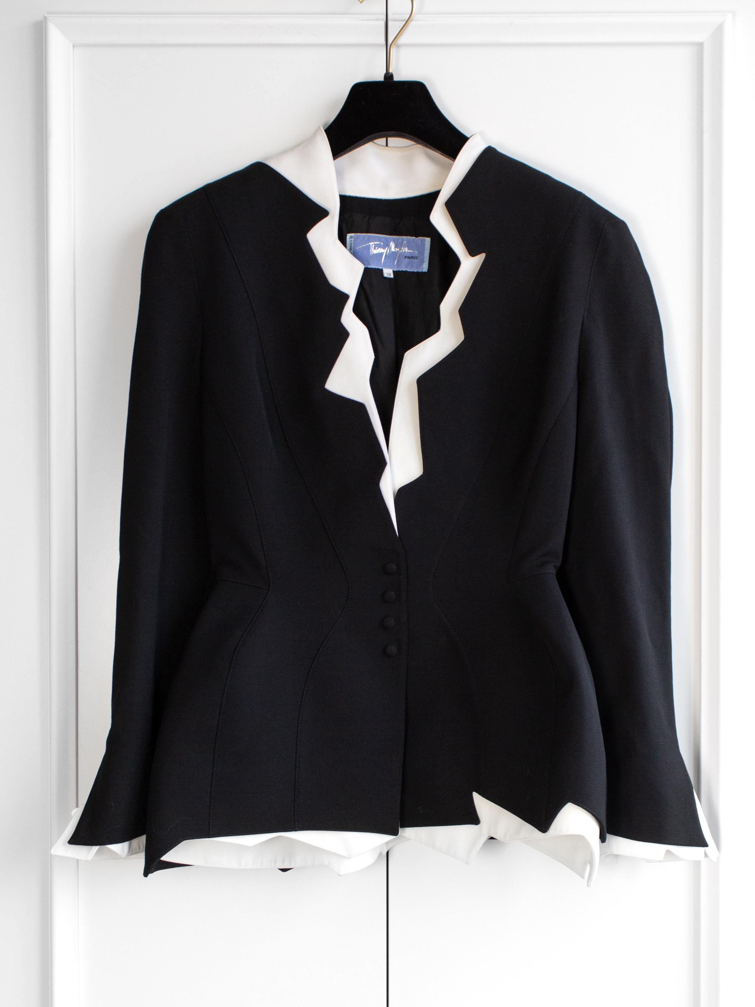 Icone Thierry Mugler Vintage S/S 1994 Black White Zigzag Sculptural Jacket en vente 2