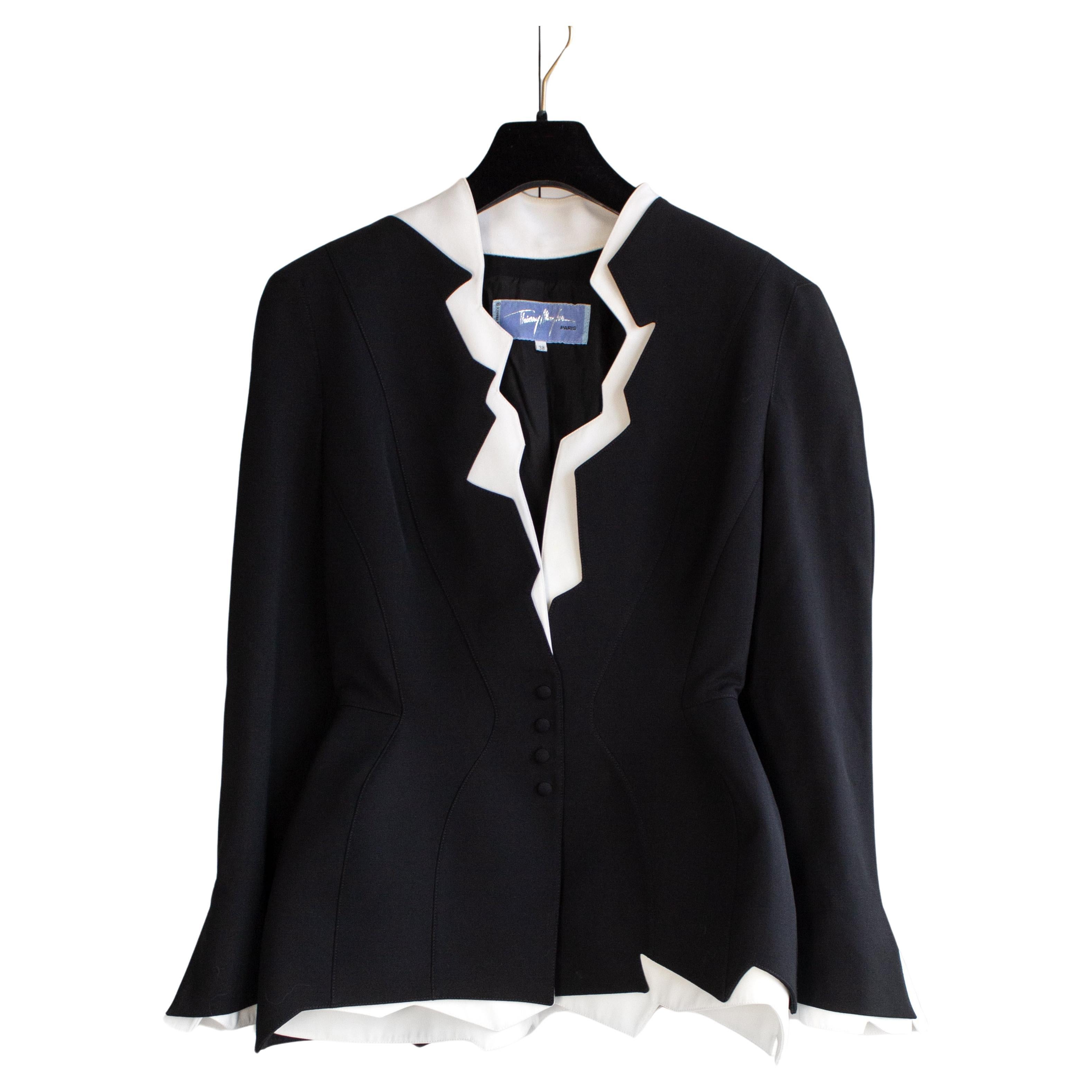 Icone Thierry Mugler Vintage S/S 1994 Black White Zigzag Sculptural Jacket en vente