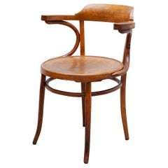 Iconic Thonet Chair Designed by Gebrüder Thonet Company