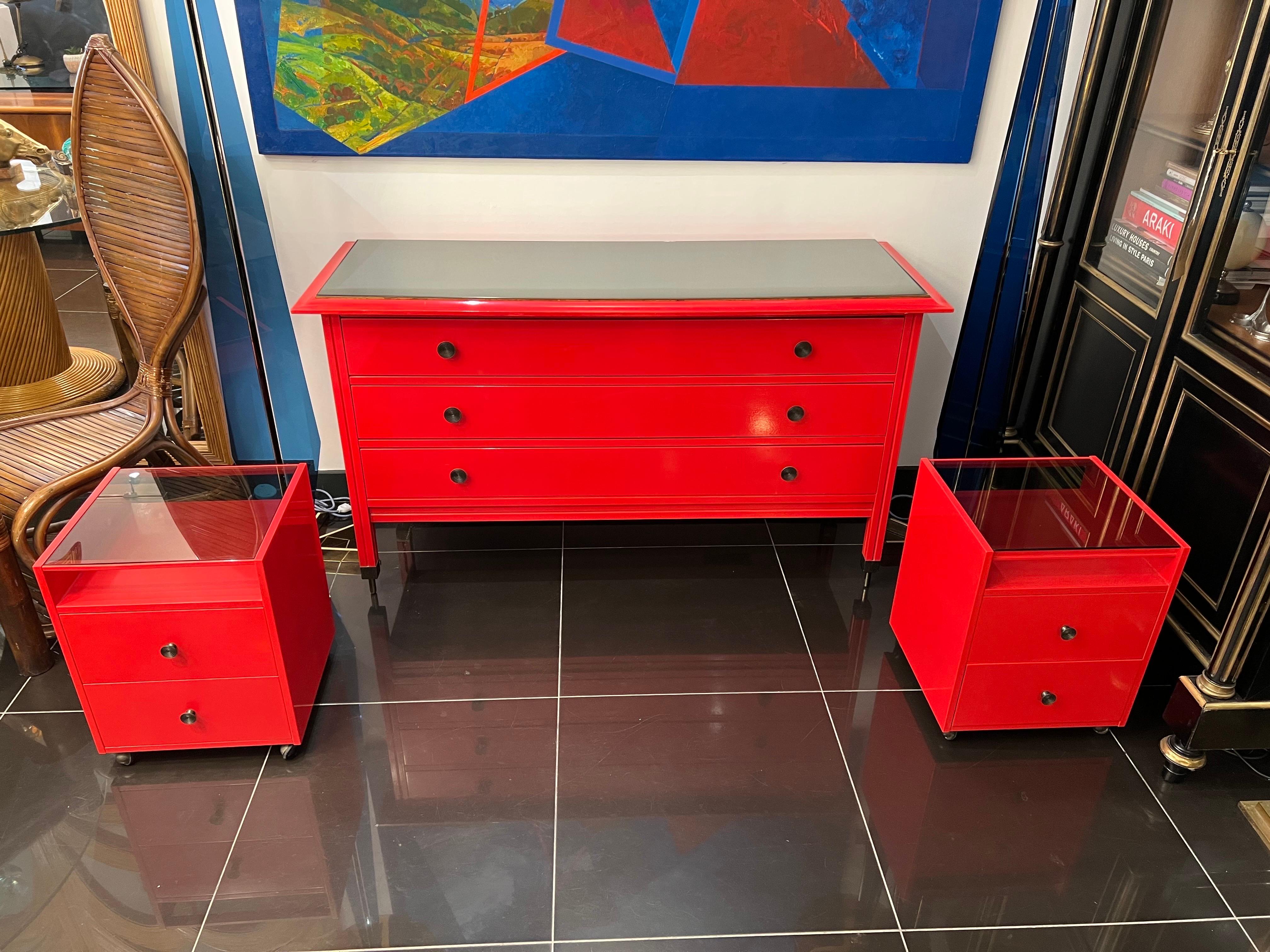 Iconic Three Drawers Commode and a Pair of Nightstands by Carlo De Carli For Sale 3