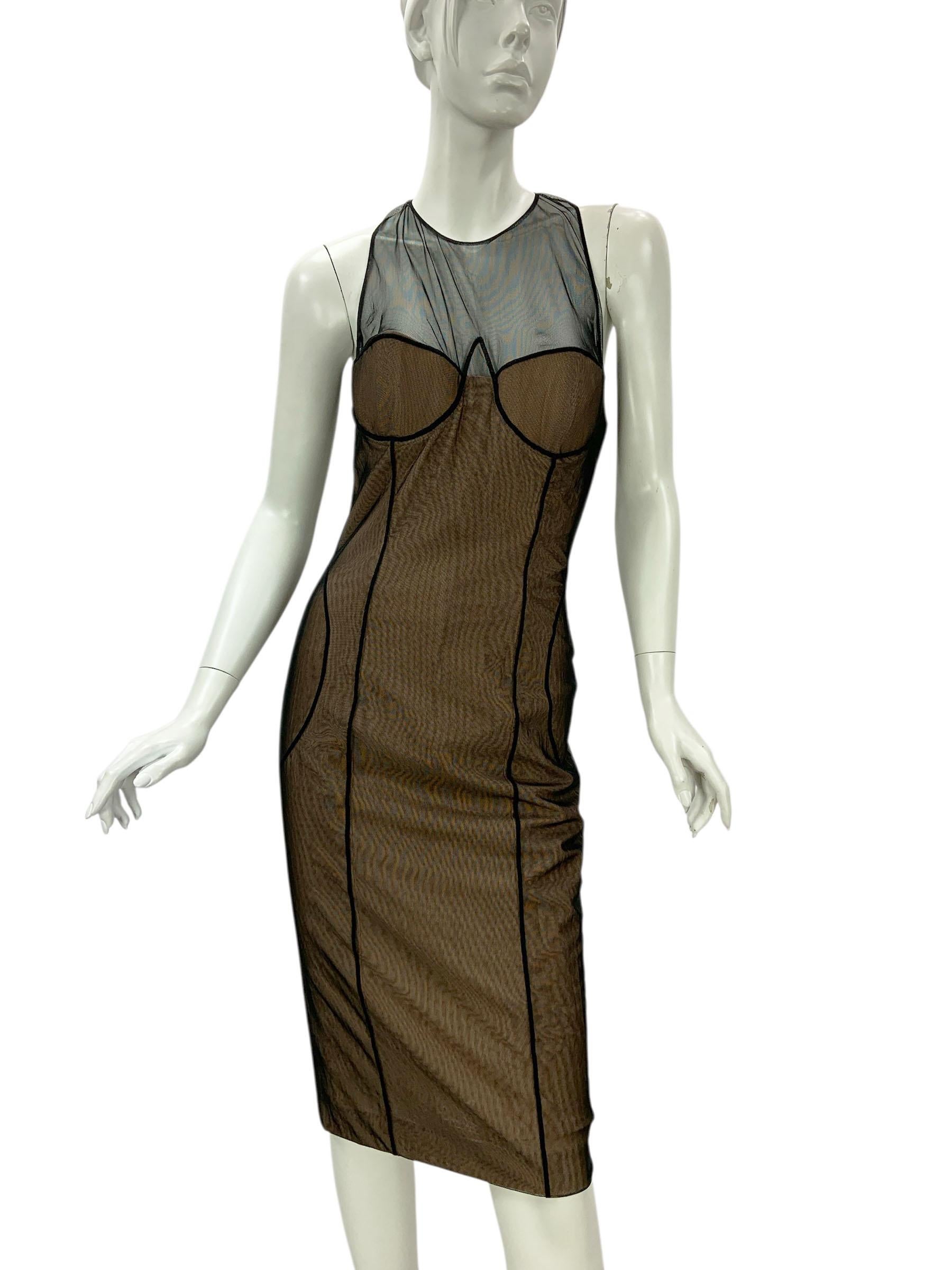 L'iconico Tom Ford x Gucci P/E 2001, in passerella, è un abito bustier in tulle elasticizzato a illusione 42 In condizioni Nuovo in vendita a Montgomery, TX