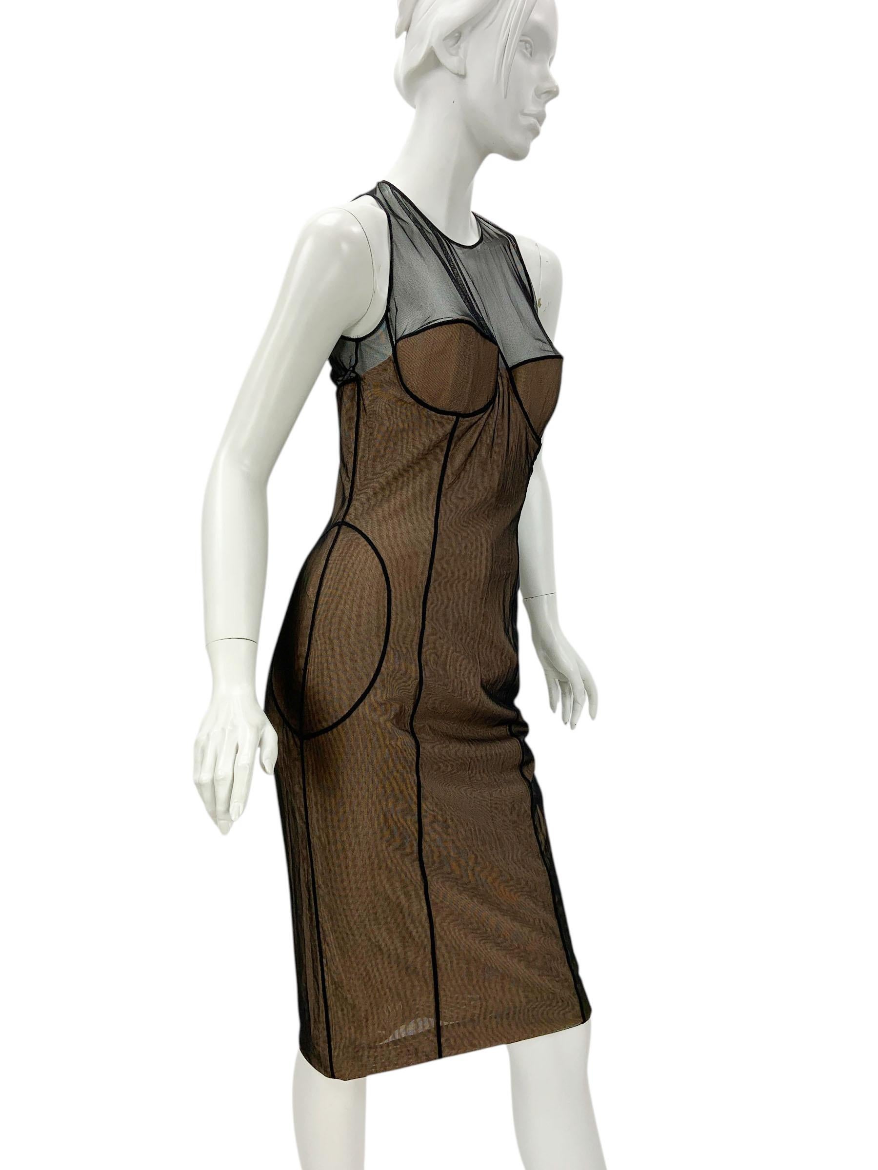 Donna L'iconico Tom Ford x Gucci P/E 2001, in passerella, è un abito bustier in tulle elasticizzato a illusione 42 in vendita