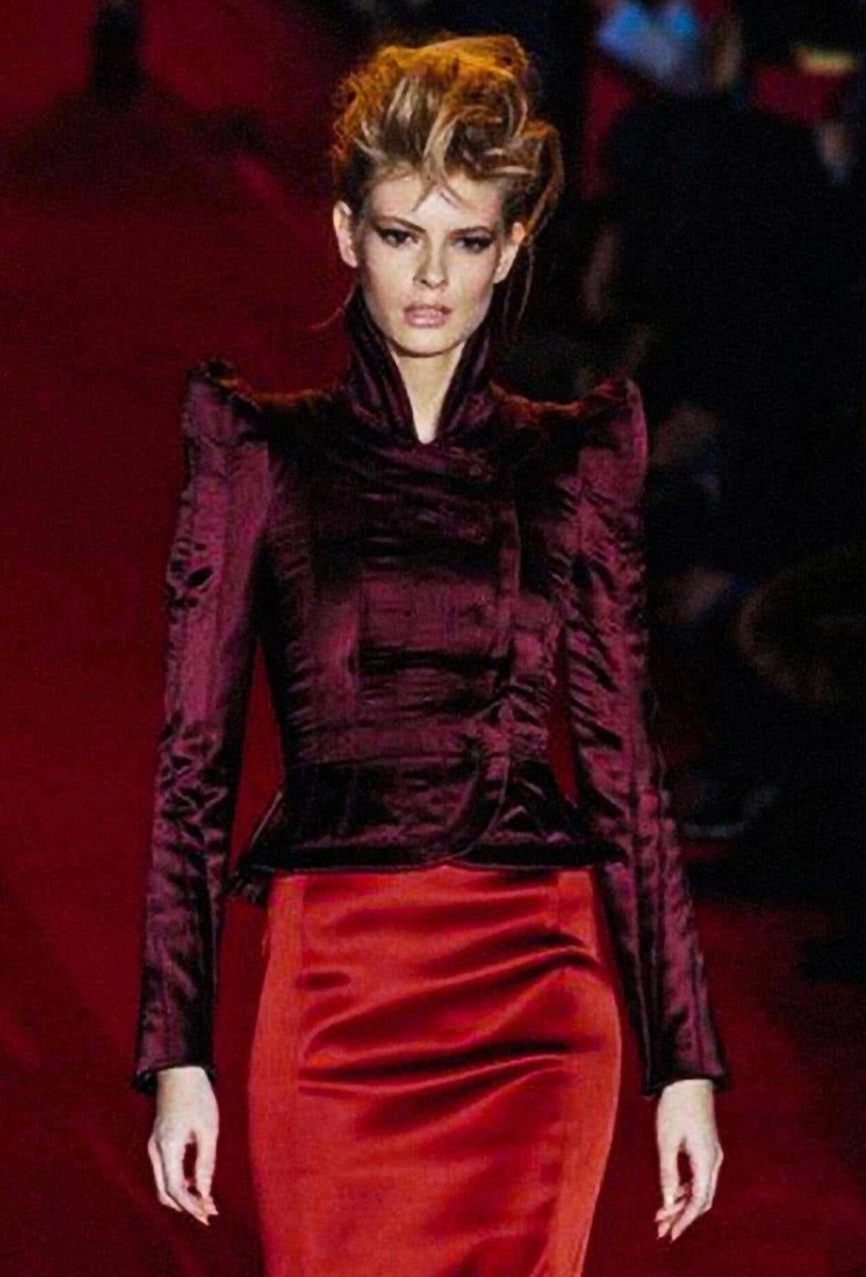 Iconic Tom Ford Yves Saint Laurent 2004 Silk Pagoda Jacket  YSL In Excellent Condition For Sale In Berlin, BE