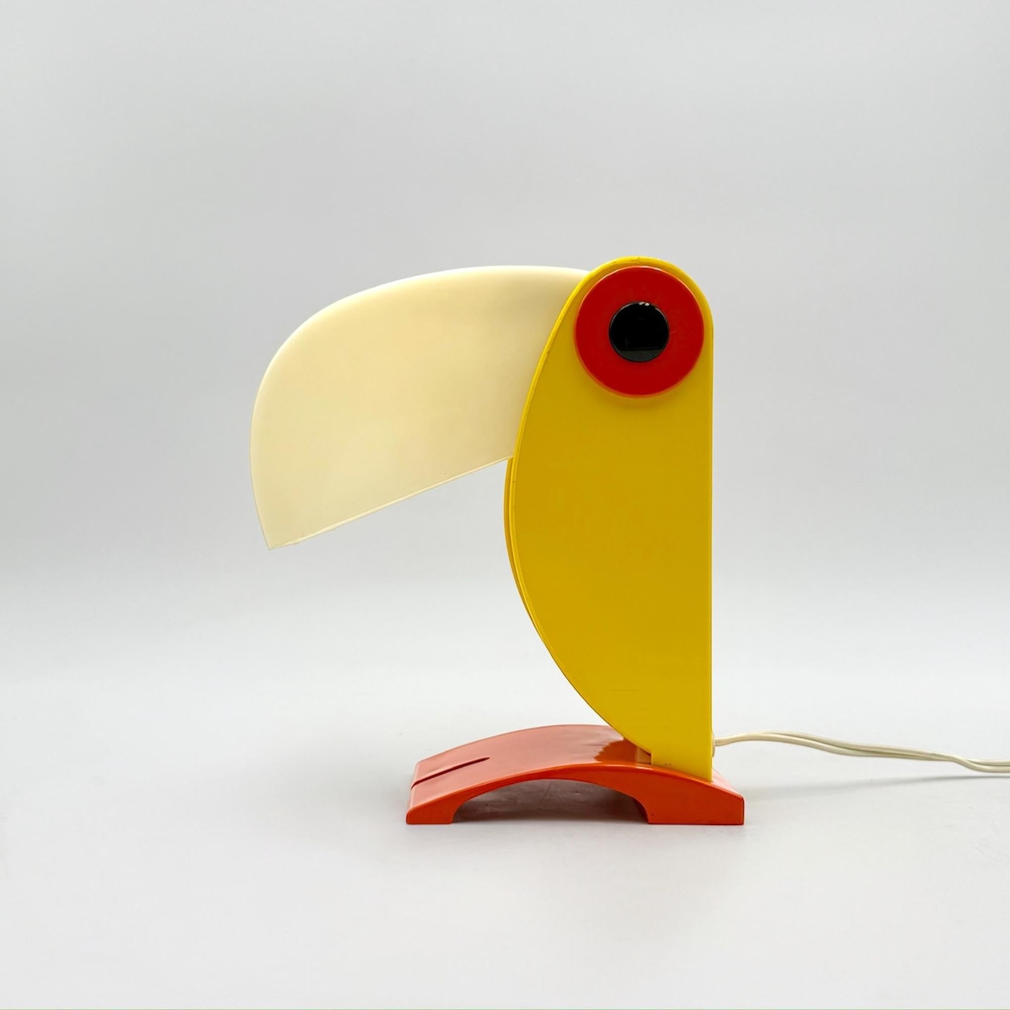 Iconic Toucan Lamp by Enea Ferrari - Vintage 70s Old Timer Lighting Masterpiece In Good Condition In San Benedetto Del Tronto, IT