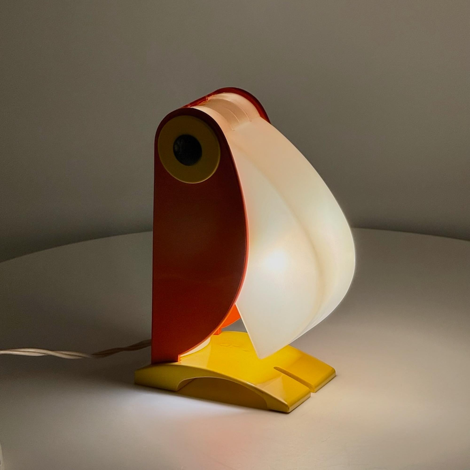 Plastic Iconic Toucan Lamp by Enea Ferrari - Vintage 70s Old Timer Lighting Masterpiece
