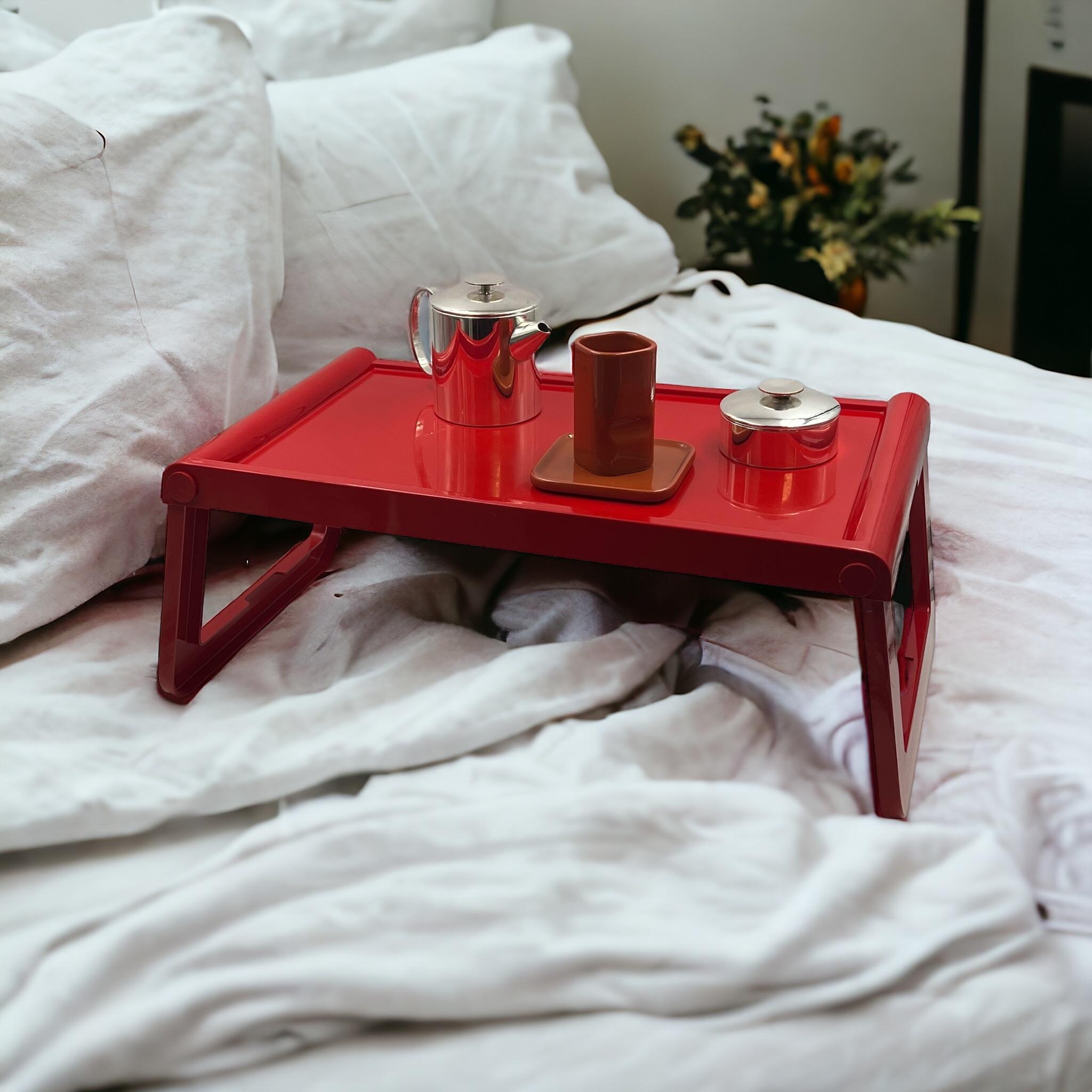 Ikonischer Tabletttisch „Jolly“ von Luigi Massoni für Guzzini in glänzendem Rot, 1970er Jahre im Zustand „Gut“ im Angebot in San Benedetto Del Tronto, IT
