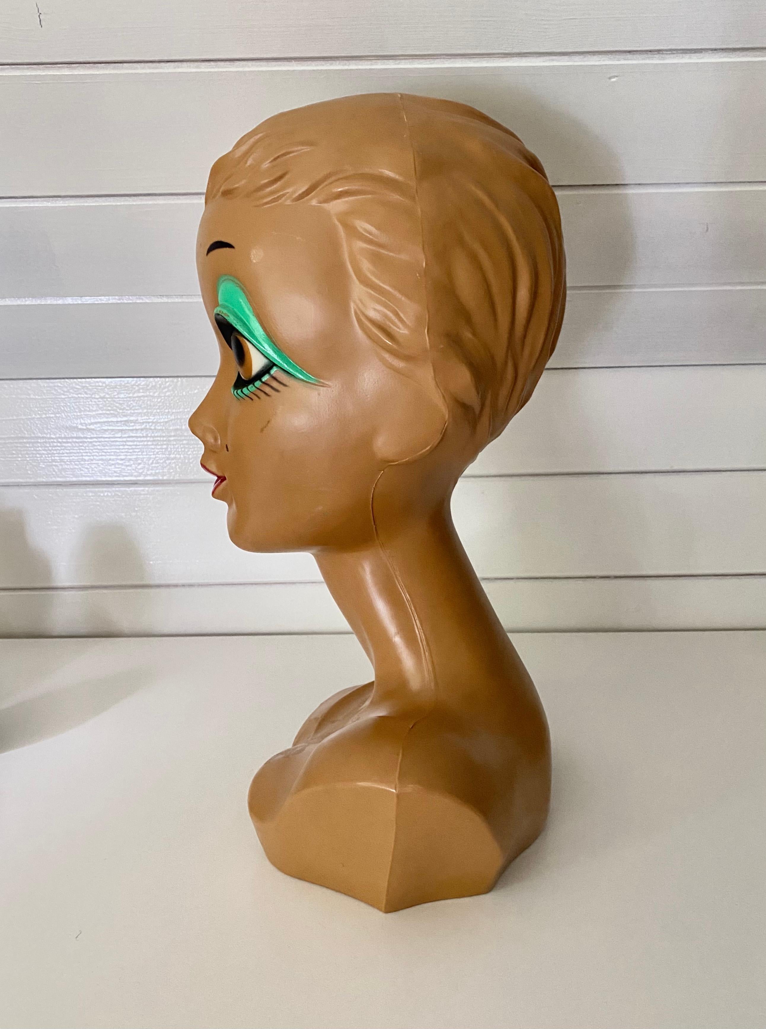 Iconic Twiggy Mannequin Head, Hat Stand, 1970s In Good Condition In Schagen, NL