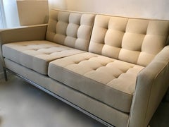 Iconique canapé à deux places rembourré en tissu de Florence Knoll, États-Unis, 1954