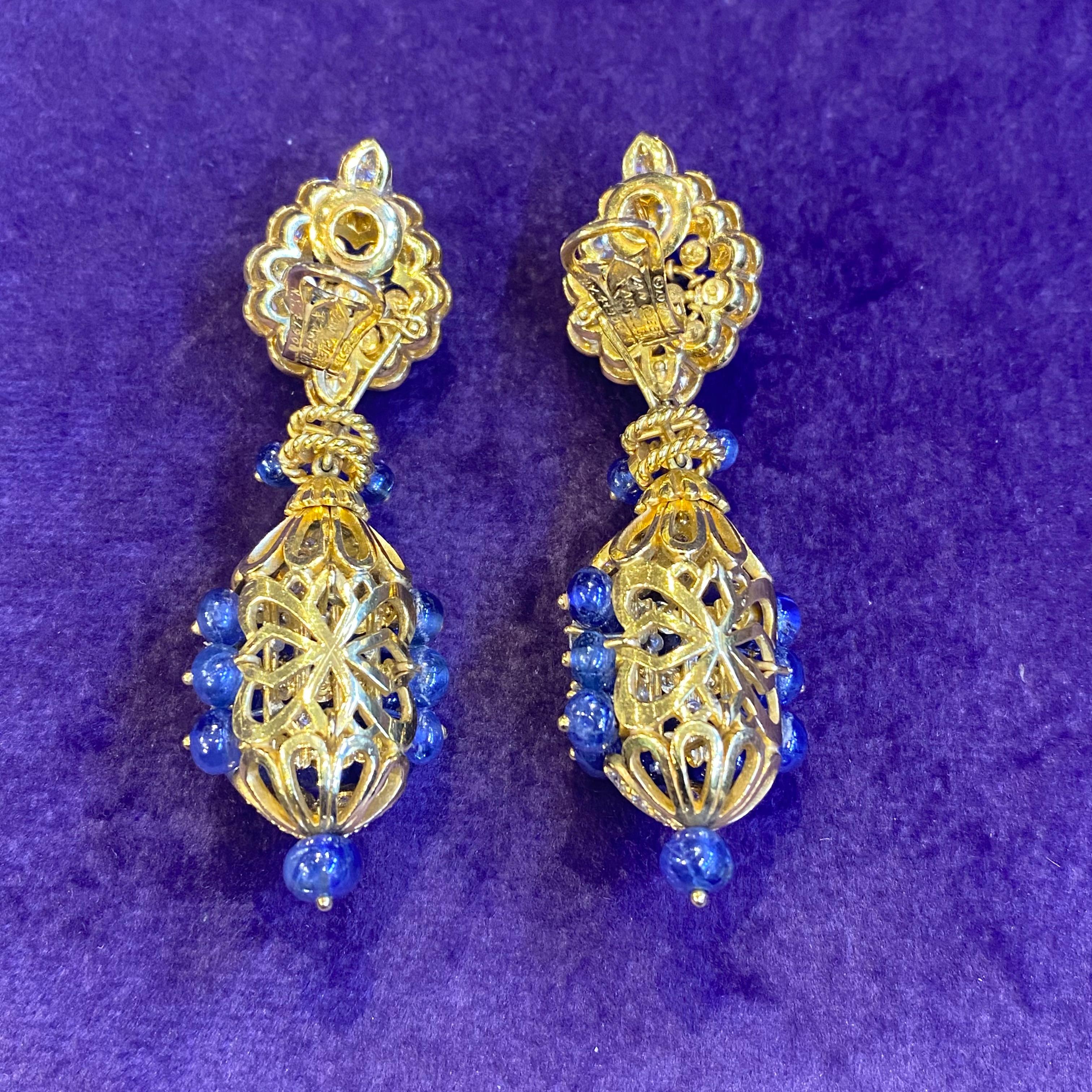 Iconic Van Cleef and Arpels Day and Night Sapphire Earrings For Sale 2