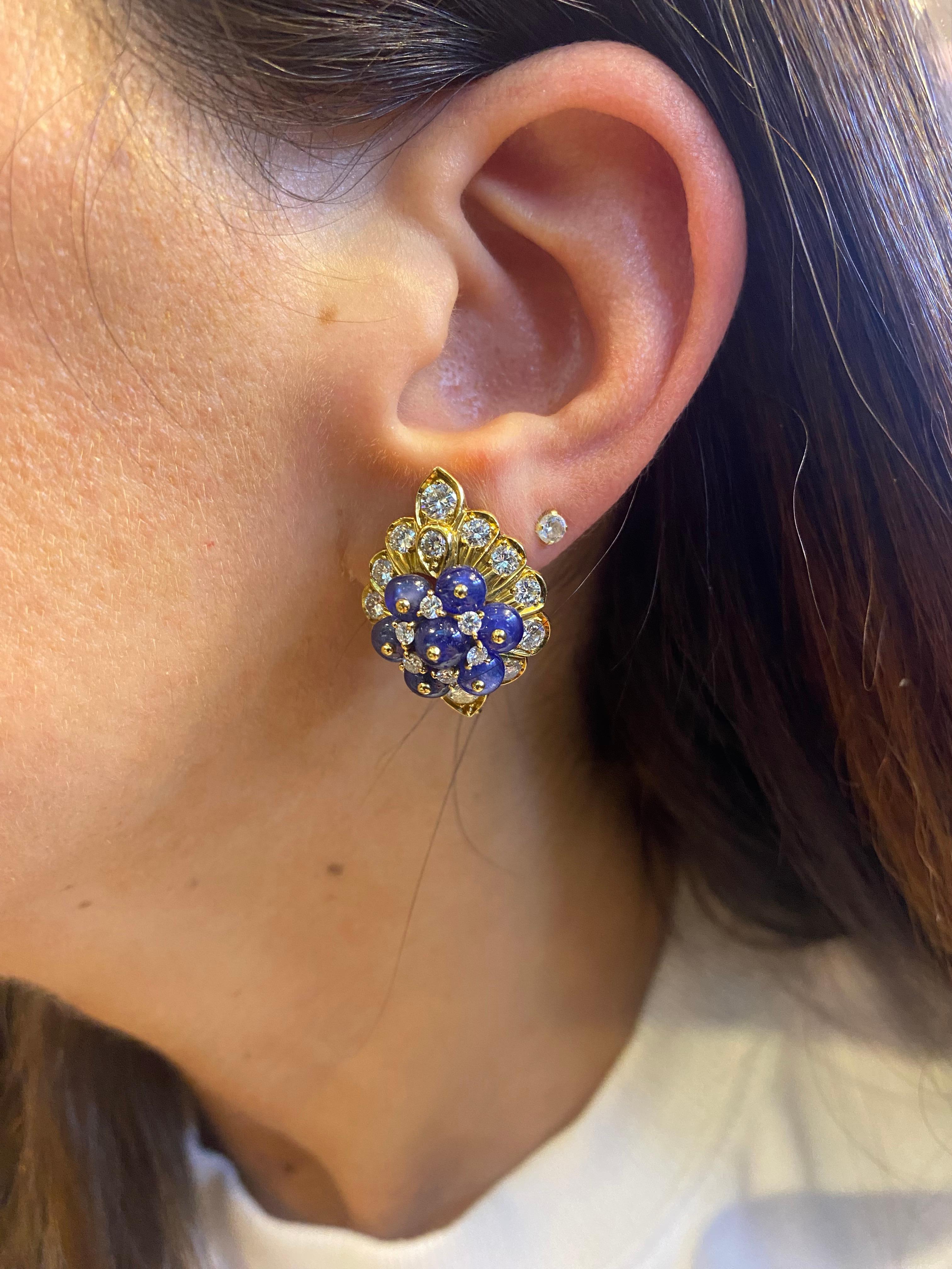 Round Cut Iconic Van Cleef and Arpels Day and Night Sapphire Earrings For Sale