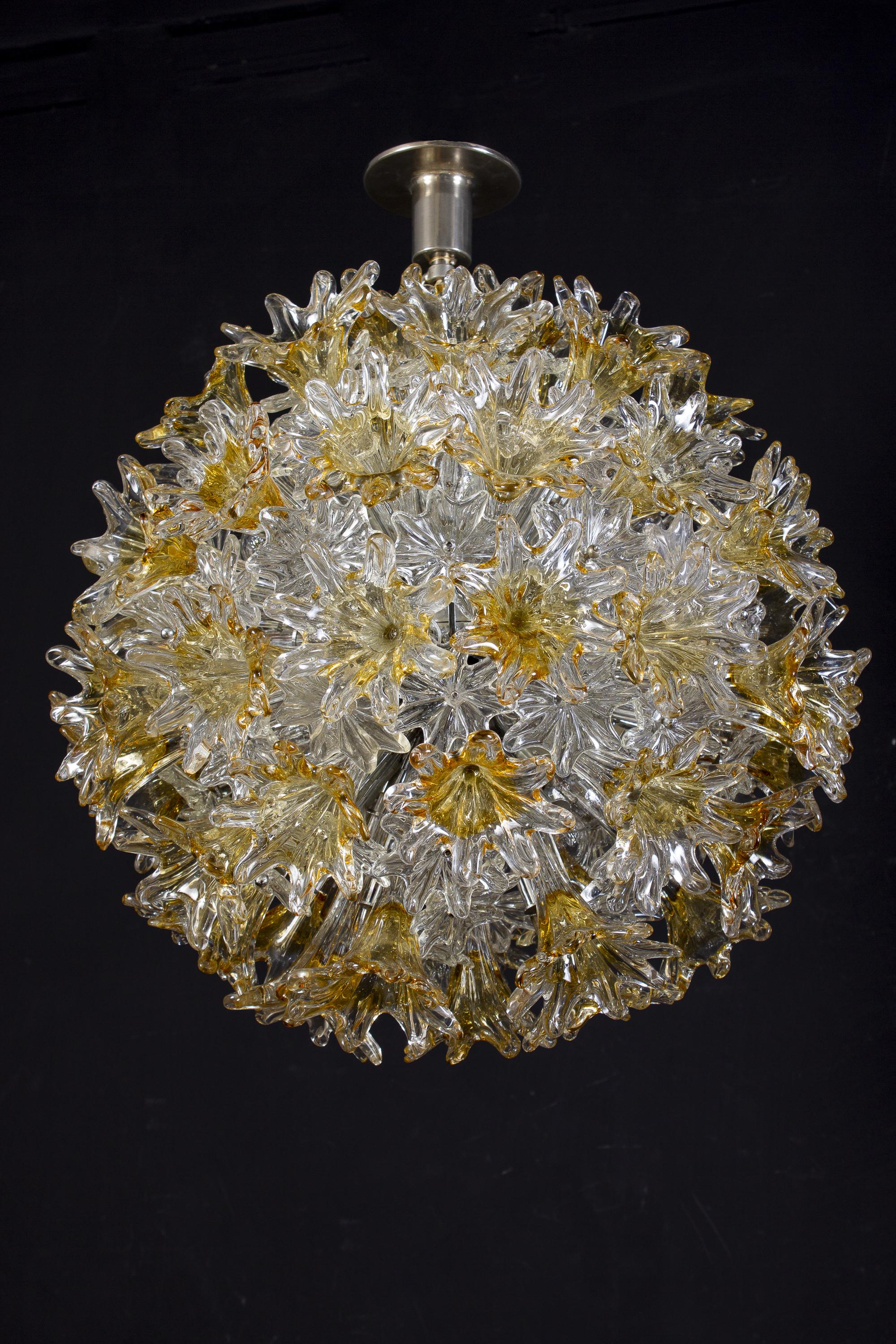 Iconic Venini Esprit Chandelier, 1970 In Excellent Condition For Sale In Rome, IT