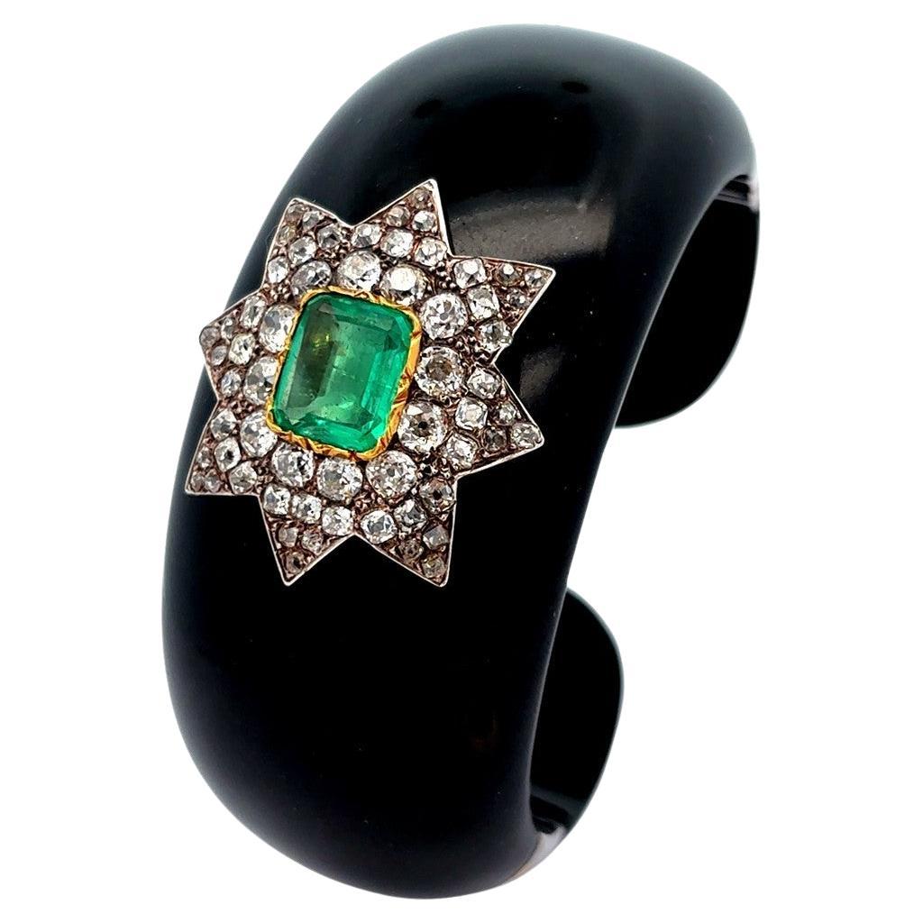 Iconic Verdura Emerald and Diamond Cuff Bangle in vendita