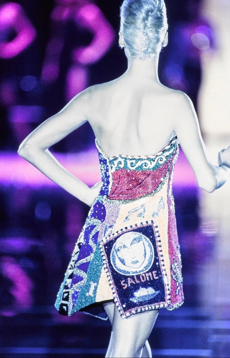 Oroton Abiti Versace Iconici Oroton Versace Vestiti Famosi Iconici