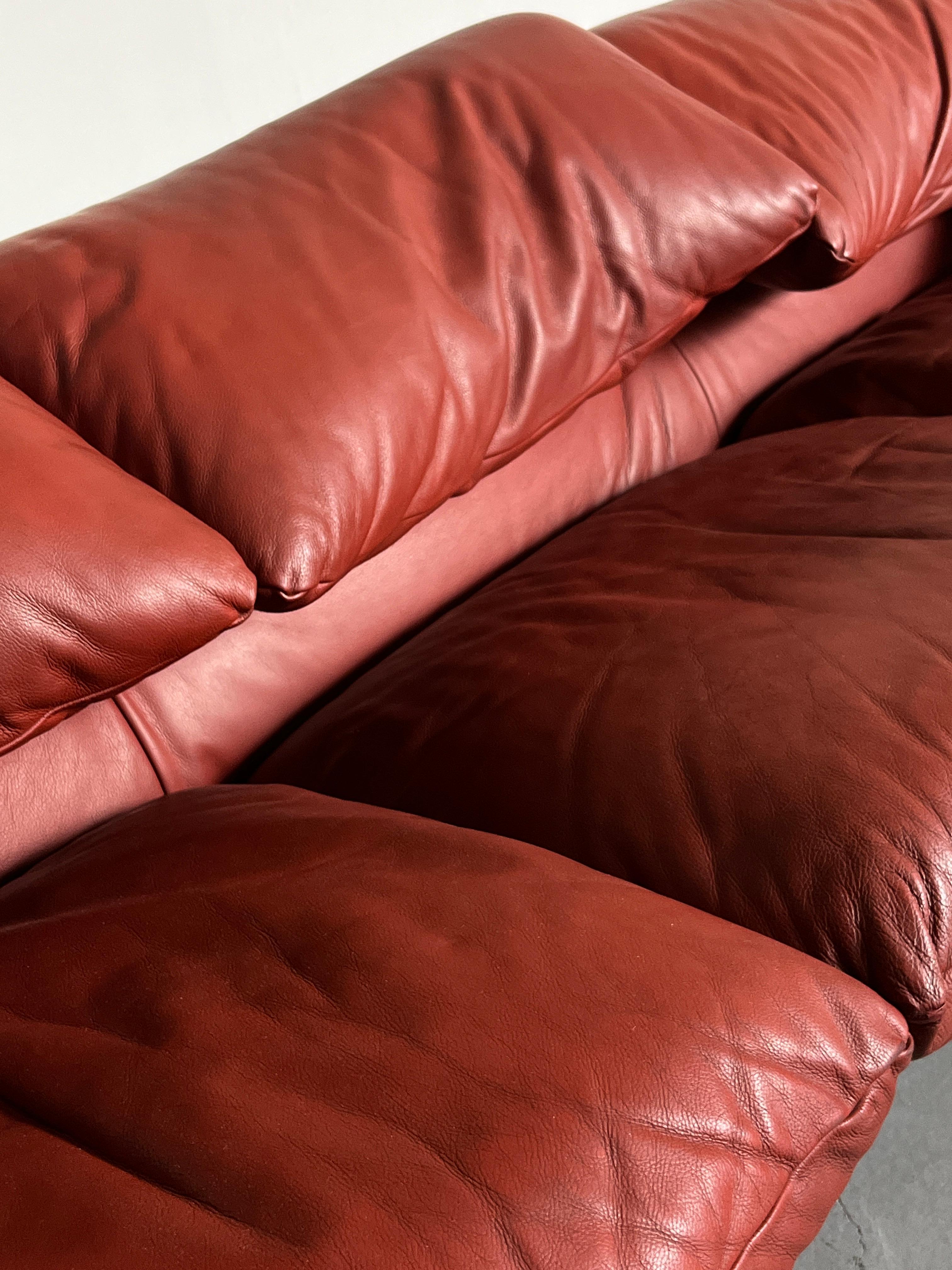 Ikonisches Vico Magistretti 'Maralunga' Dreisitzer-Sofa für Cassina, 1990er Jahre Italien (Leder) im Angebot