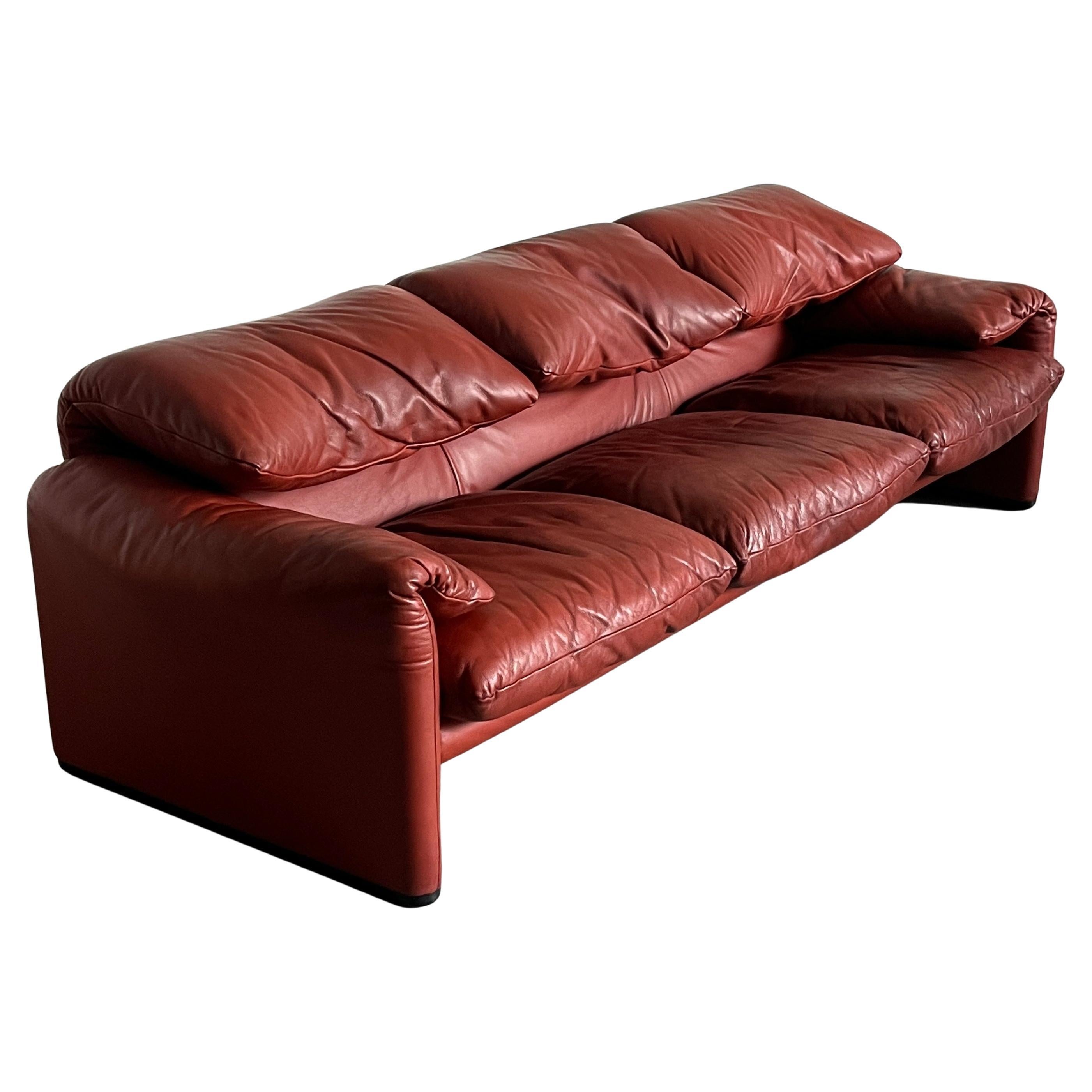 Iconique canapé trois places "Maralunga" de Vico Magistretti pour Cassina, Italie, années 1990