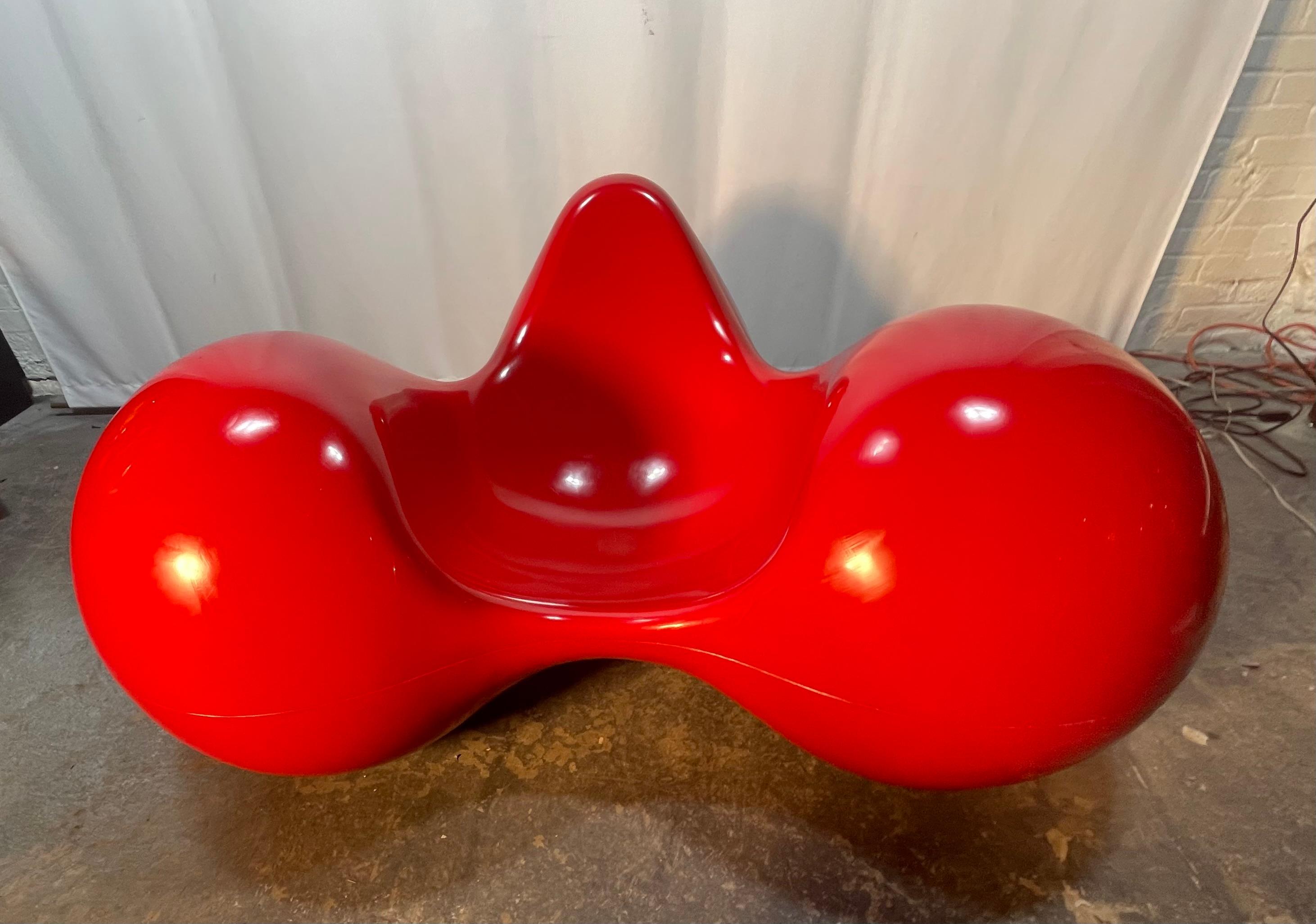 Icône Vintage Eero Aarnio Red Tomato Chair, Space aGE / Post Modernist. Je ne suis pas certain de l'âge exact mais j'ai récemment  J'ai acheté le dossier de la chaise à un client de longue date qui me l'avait achetée au début des années 1980. Il