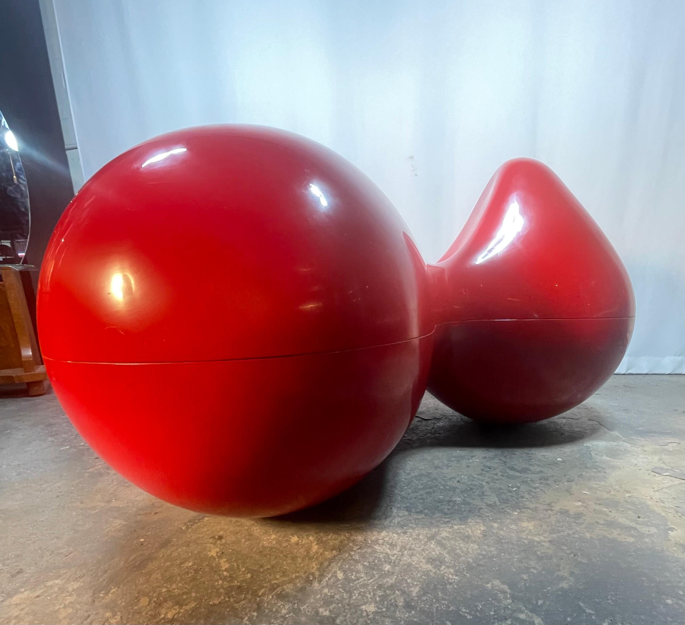 Chaise Tomato rouge emblématique d'Eero Aarnio, Space aGE / Modernist Bon état - En vente à Buffalo, NY