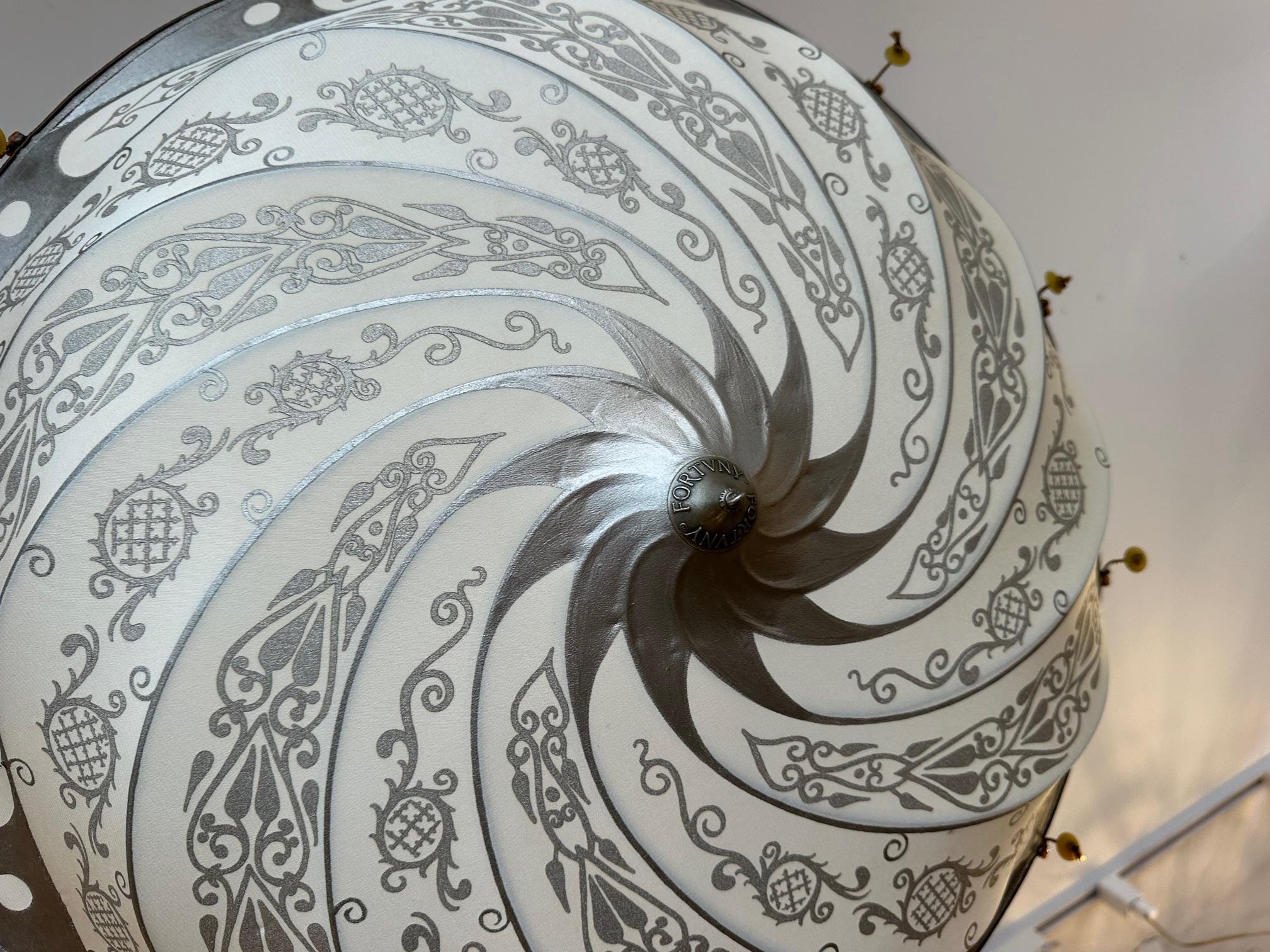 Iconico lampadario vintage in seta veneziana di Fortuny in vendita 1