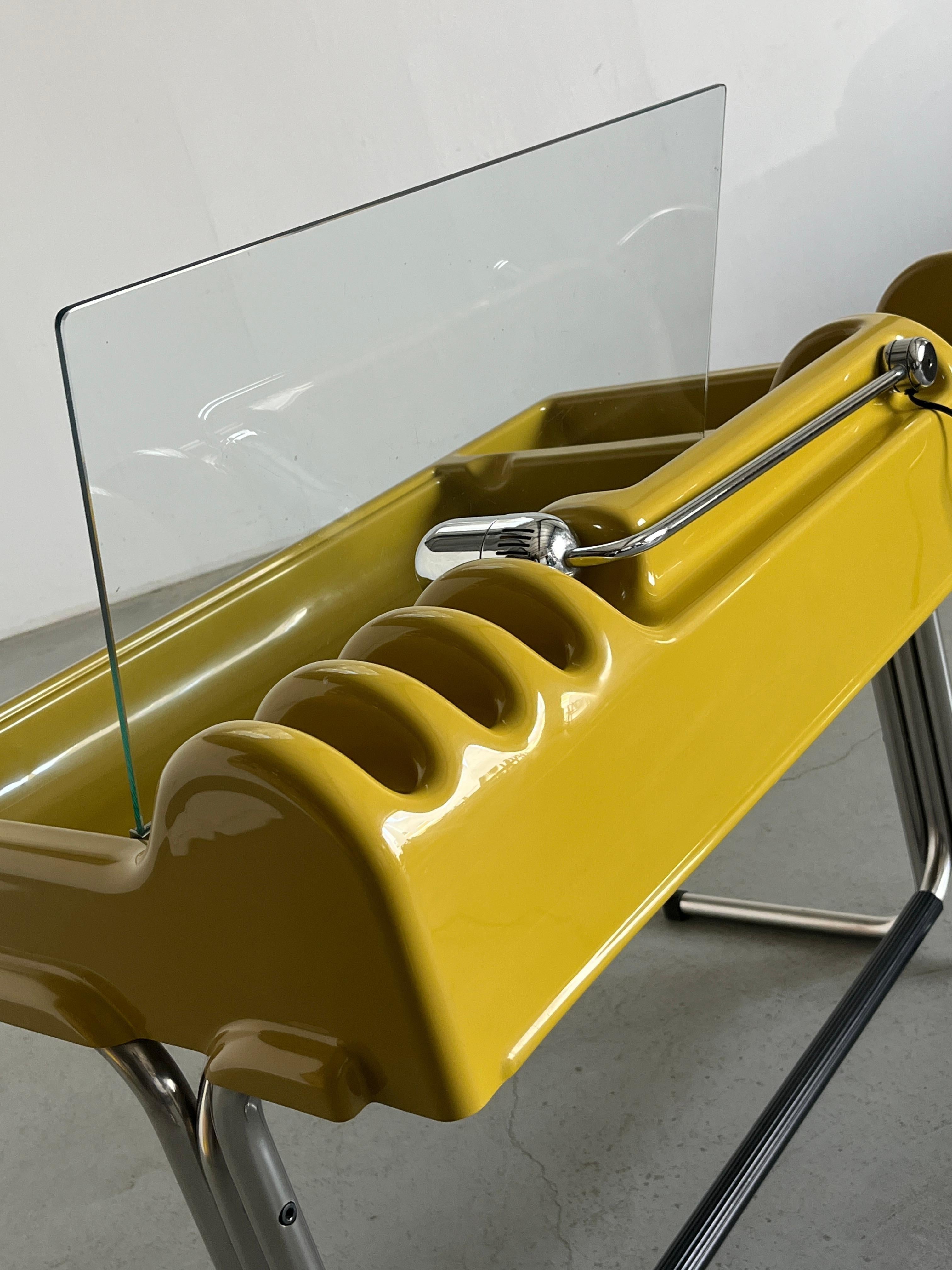 Iconic Vintage ‘Orix’ Multi-Purpose Desk with Lamp by Parigi & Prina for Molteni For Sale 3