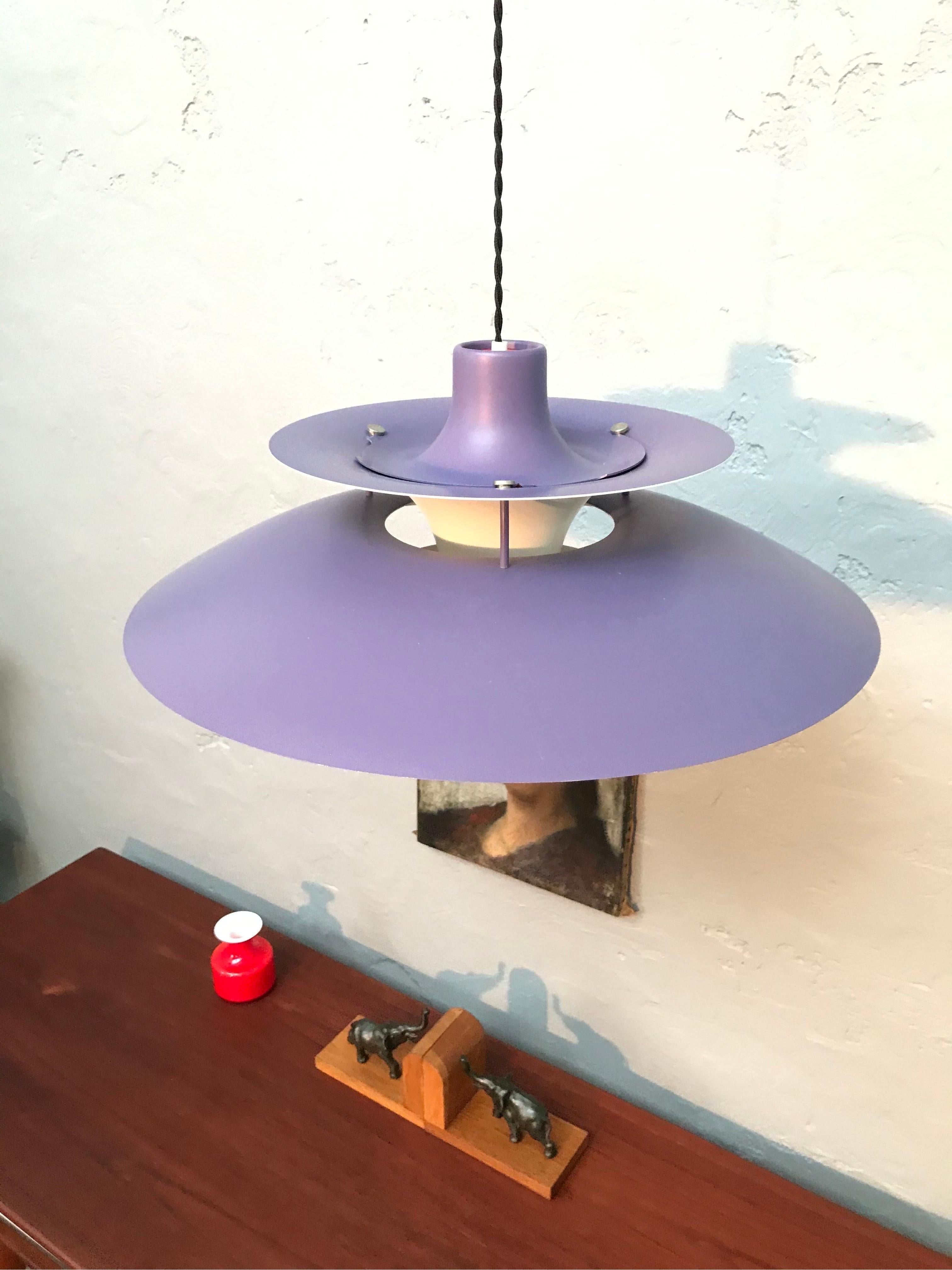 Iconic vintage PH 5 chandelier pendant lamp from the 1960s in turquoise.
Poul Henningsen designed this iconic lamp in 1958. 
During the first year of production they changed the design frequently.
This lamp has never been altered or restored and is