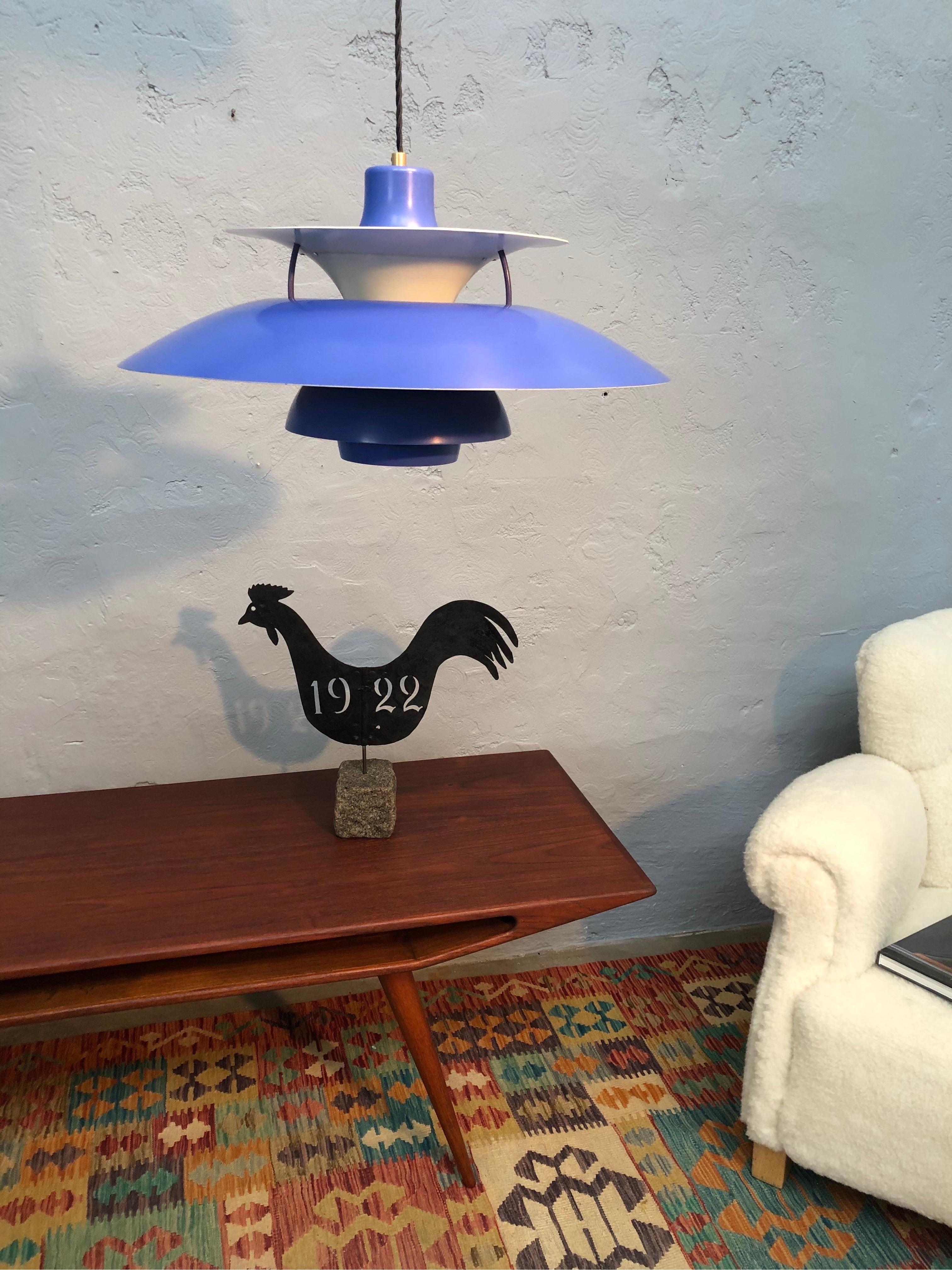 Iconic vintage PH 5 chandelier pendant lamp from 1959 in blue.
Poul Henningsen designed this iconic lamp in 1958. 
During the first year of production and in to 1959 they changed the design slightly to 2 of the shades.
Then in 1960 they changed the