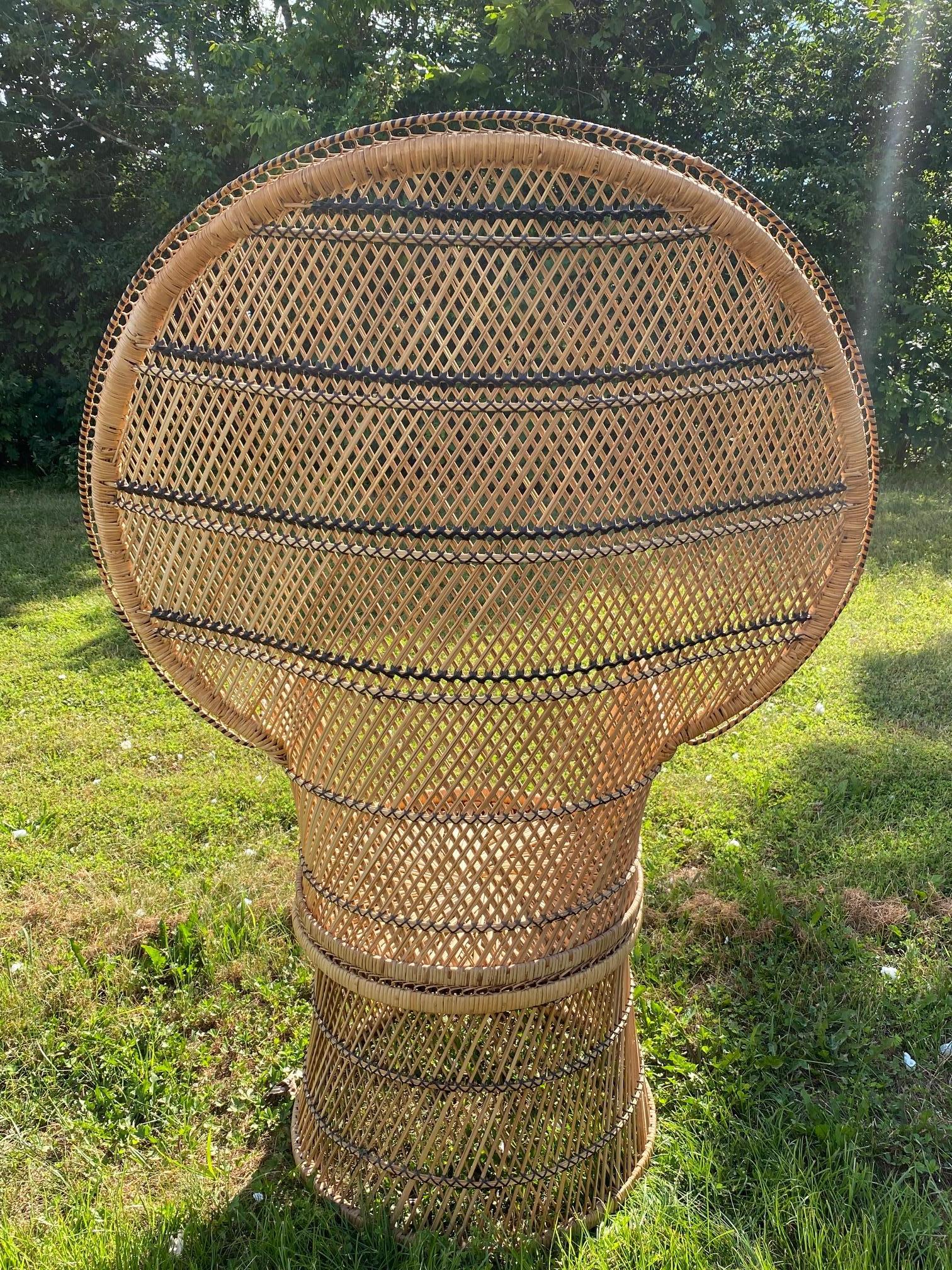 Iconic Vintage Wicker and Woven Rattan Peacock Chair In Excellent Condition In Hopewell, NJ