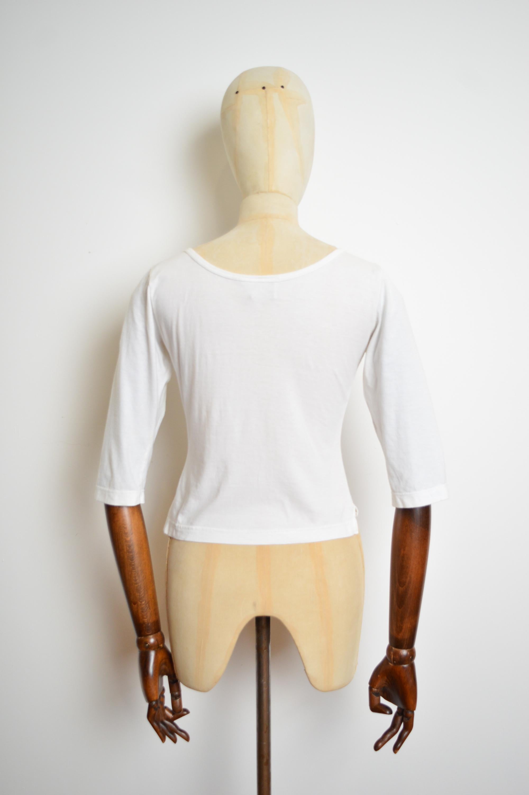 Iconic Vivienne Westwood Vintage 3/4 Sleeve Orb detail Baby Tee - T Shirt For Sale 2
