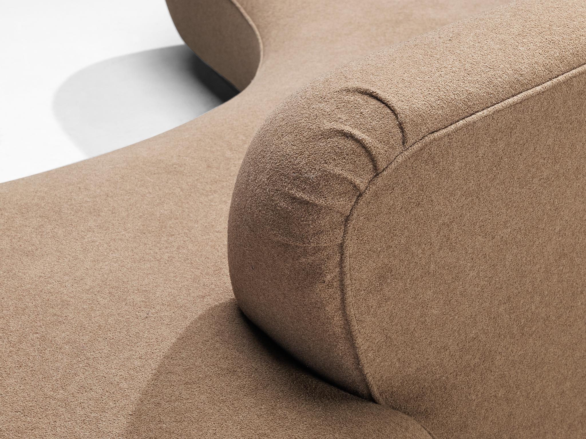 Ikonisches Vladimir Kagan 'Serpentine' Sofa in Beige gepolstert (Mitte des 20. Jahrhunderts) im Angebot