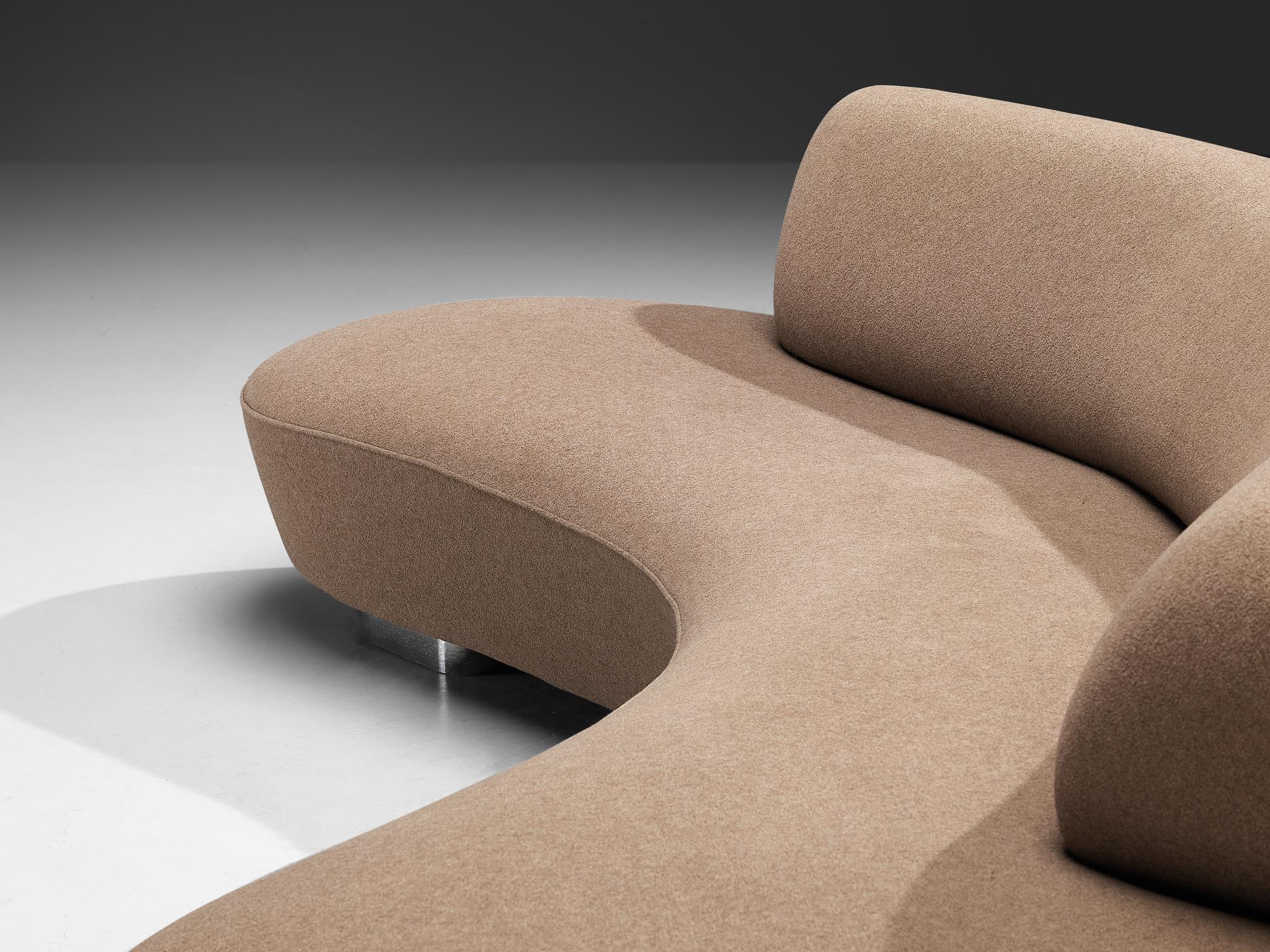 Ikonisches Vladimir Kagan 'Serpentine' Sofa in Beige gepolstert (Metall) im Angebot