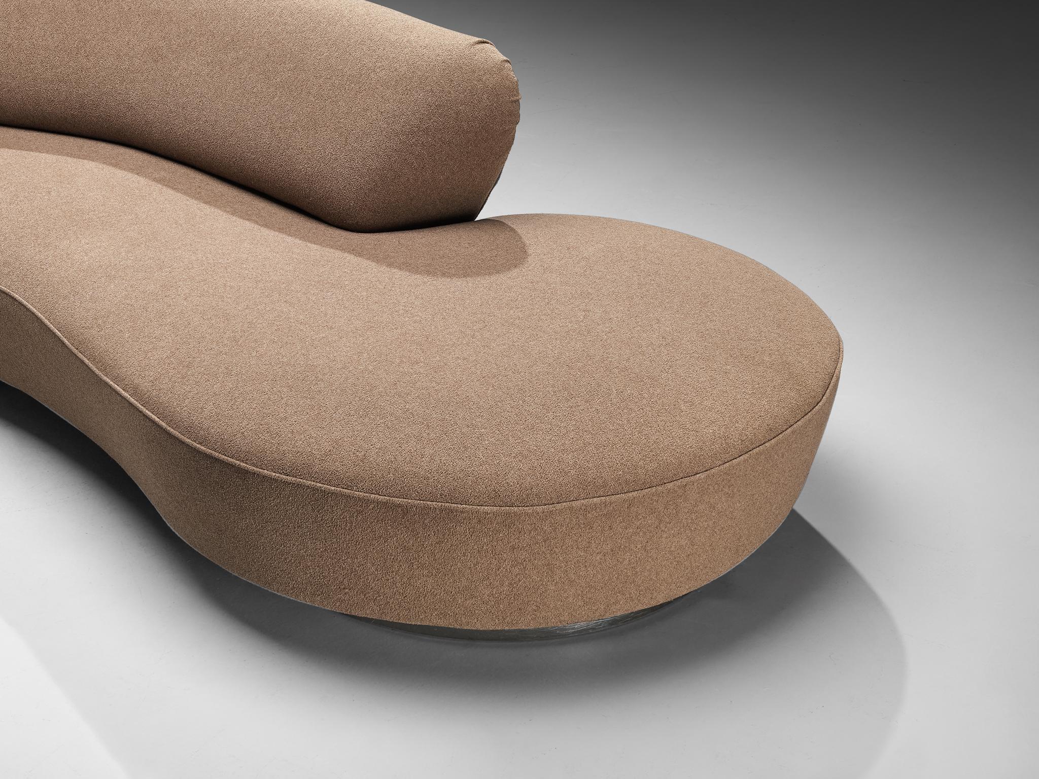 Ikonisches Vladimir Kagan 'Serpentine' Sofa in Beige gepolstert im Angebot 1