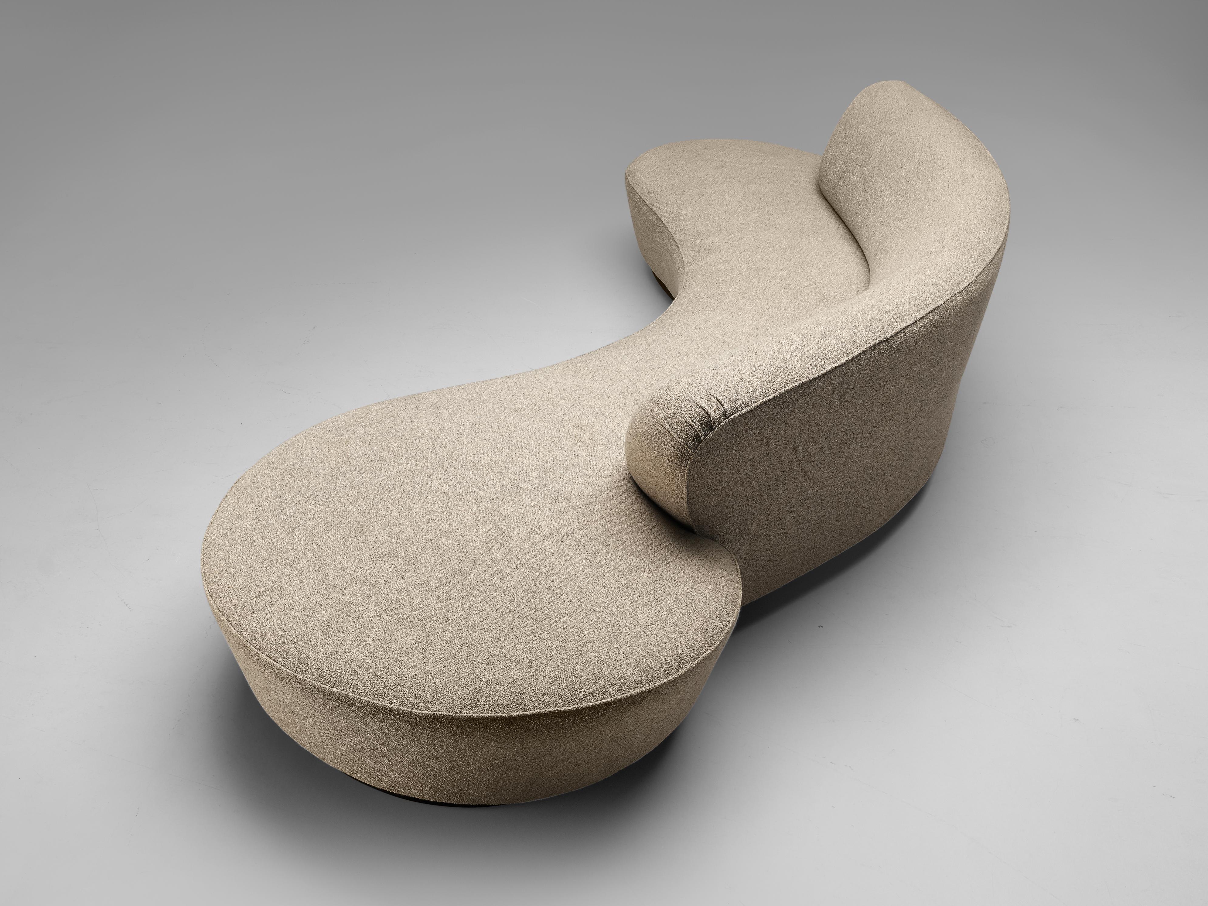 Mid-Century Modern Iconic Vladimir Kagan 'Serpentine' Sofa in Off-White Upholstery