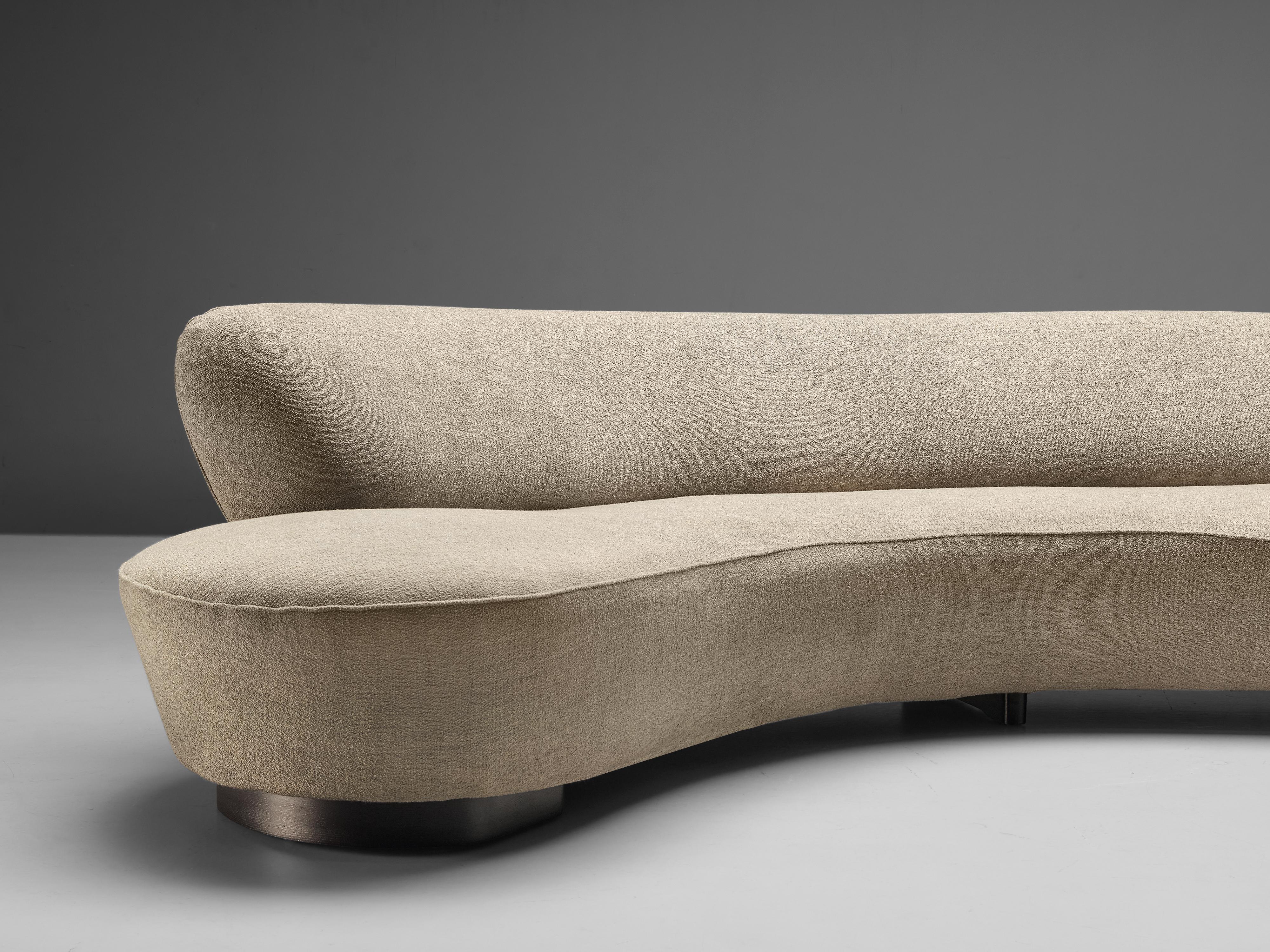 Iconic Vladimir Kagan 'Serpentine' Sofa in Off-White Upholstery 1