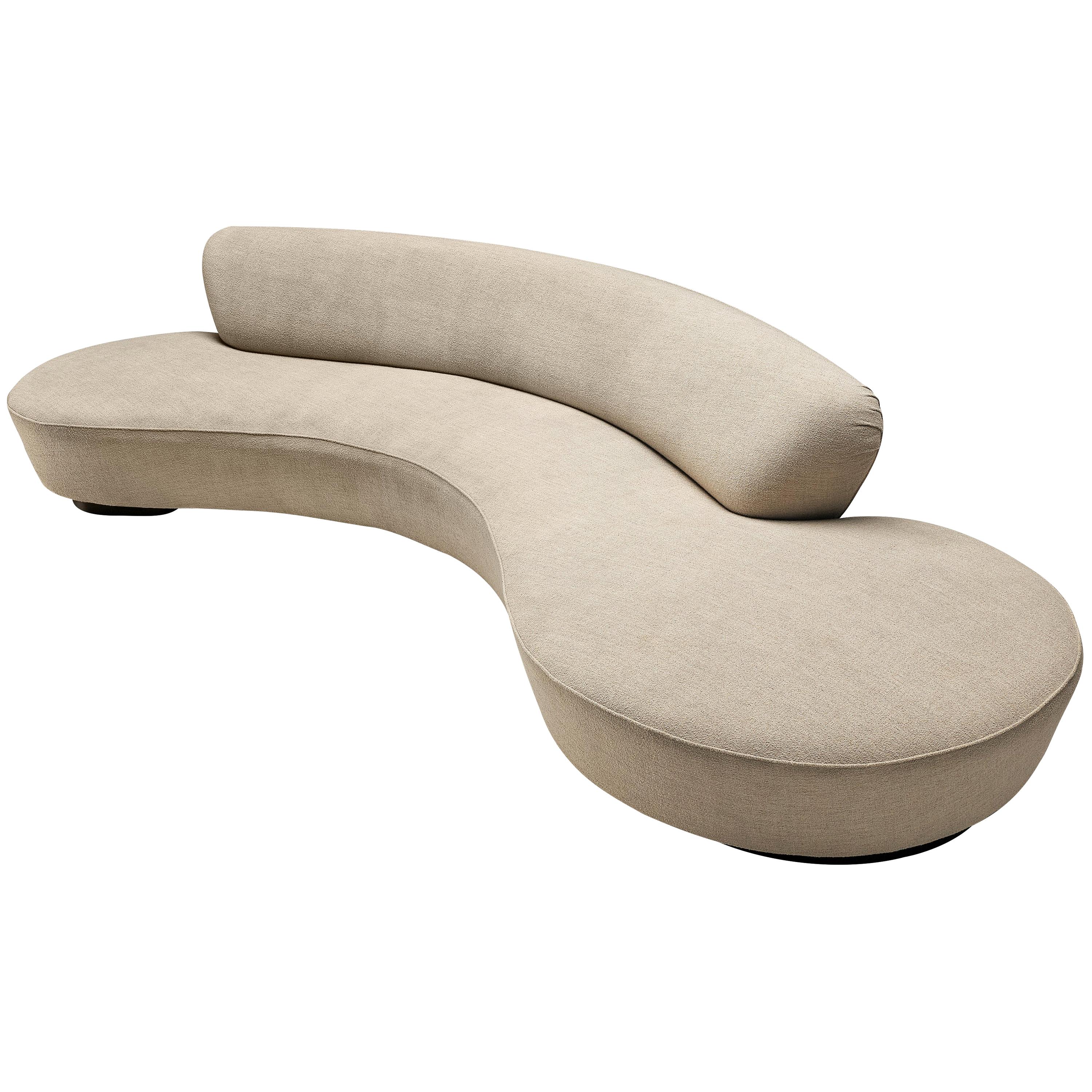 Iconic Vladimir Kagan 'Serpentine' Sofa in Off-White Upholstery