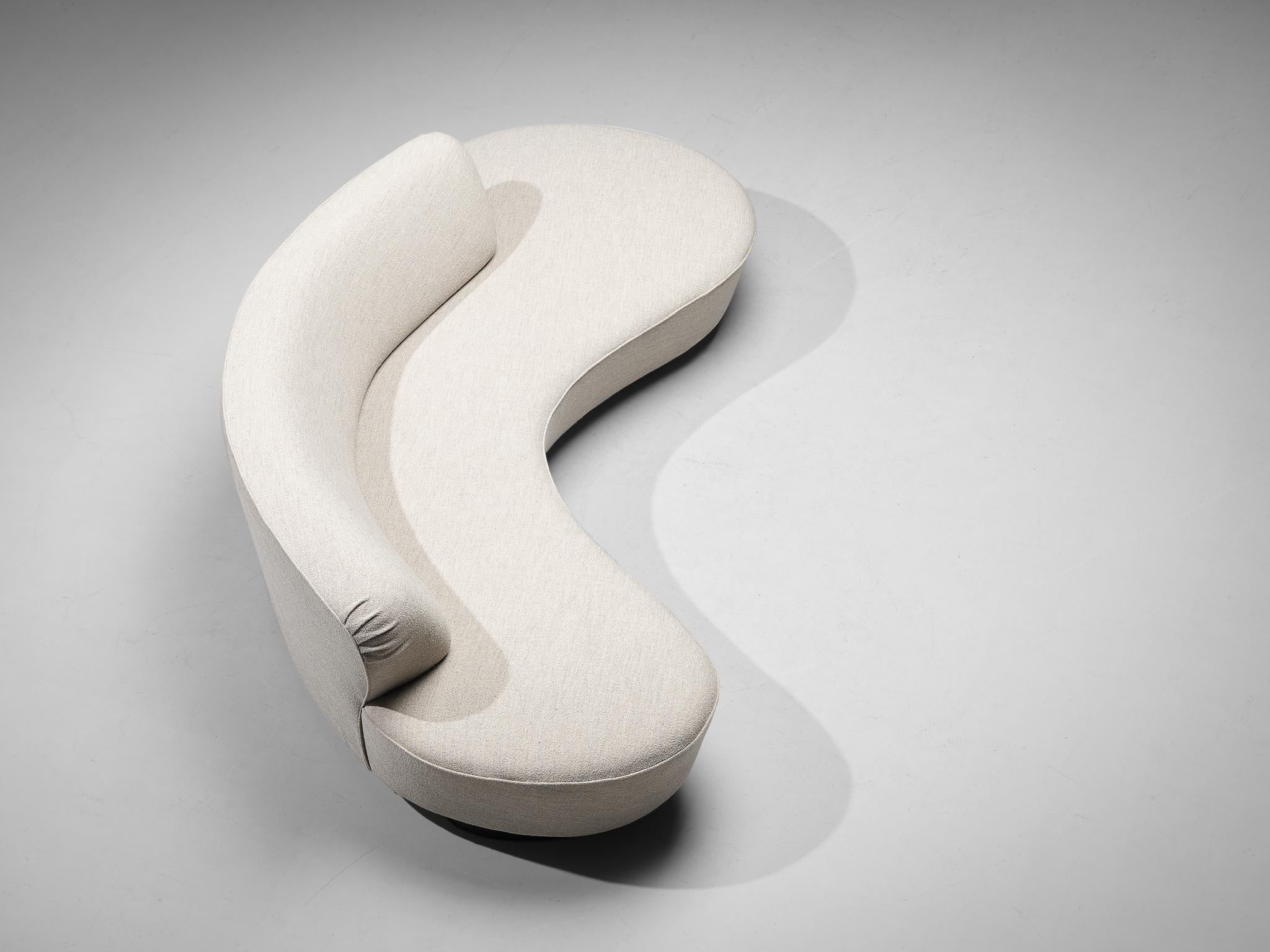 Iconic Vladimir Kagan ‘Serpentine’ Sofa in White Upholstery 1
