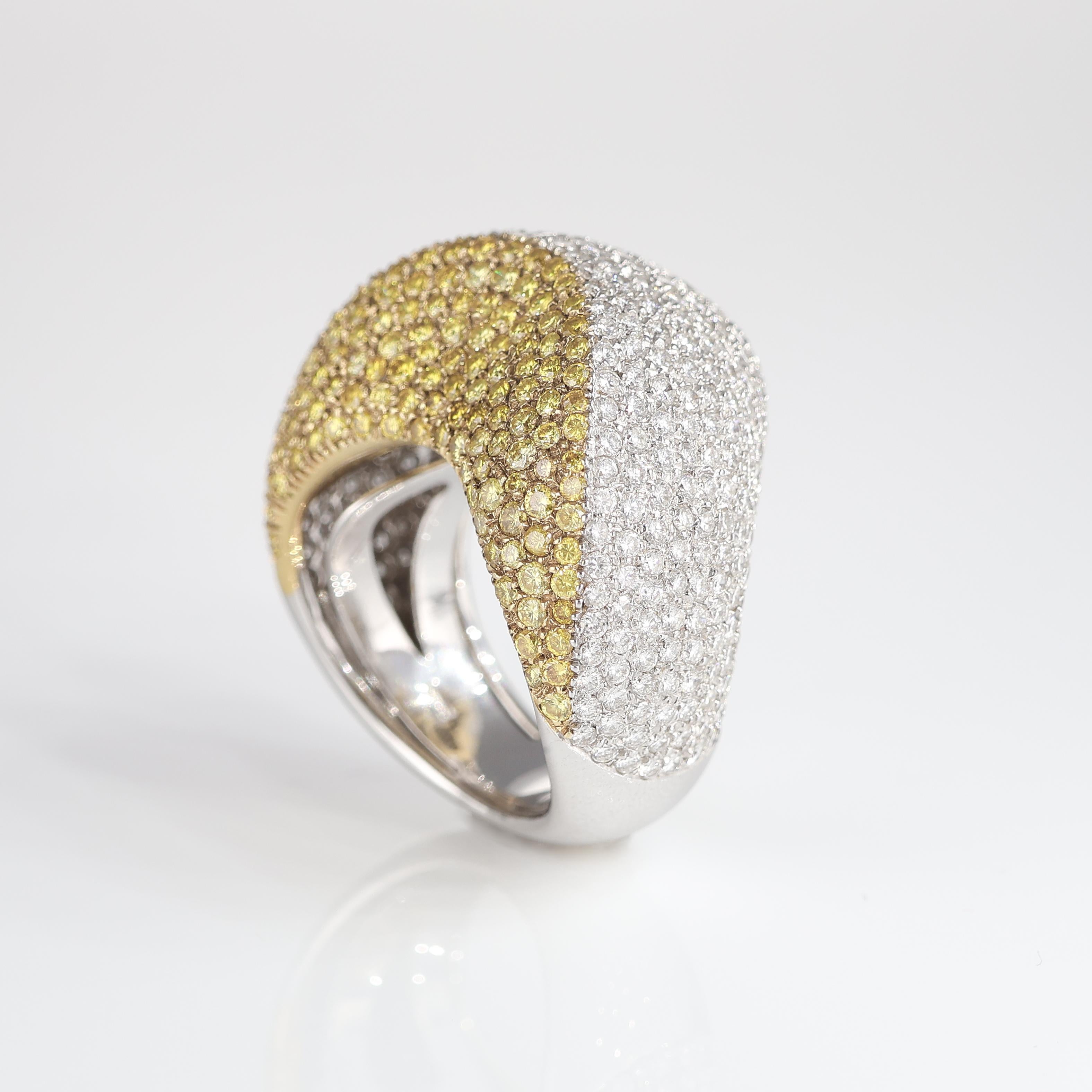 Iconic White Gold Band Ring with White and Yellow Diamonds, 4.10 Carats For Sale 3