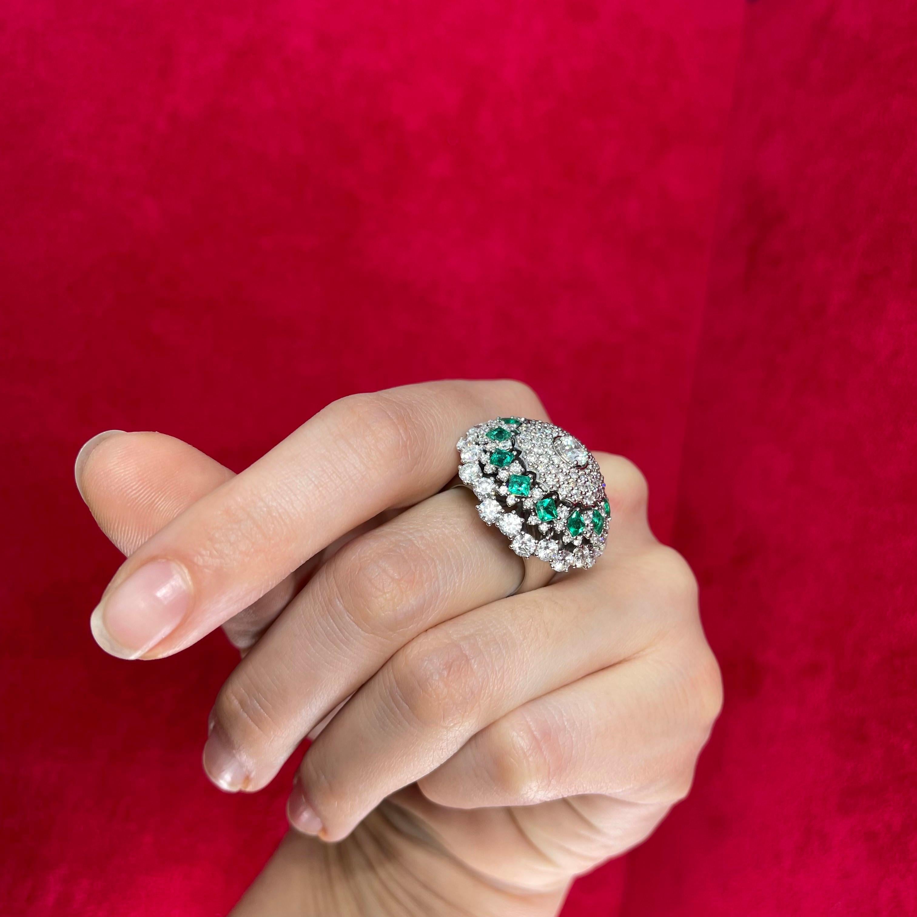 Iconic White Gold Dome Ring with Diamonds 5.35 ct Princess Cut Emeralds 1.60 ct For Sale 3