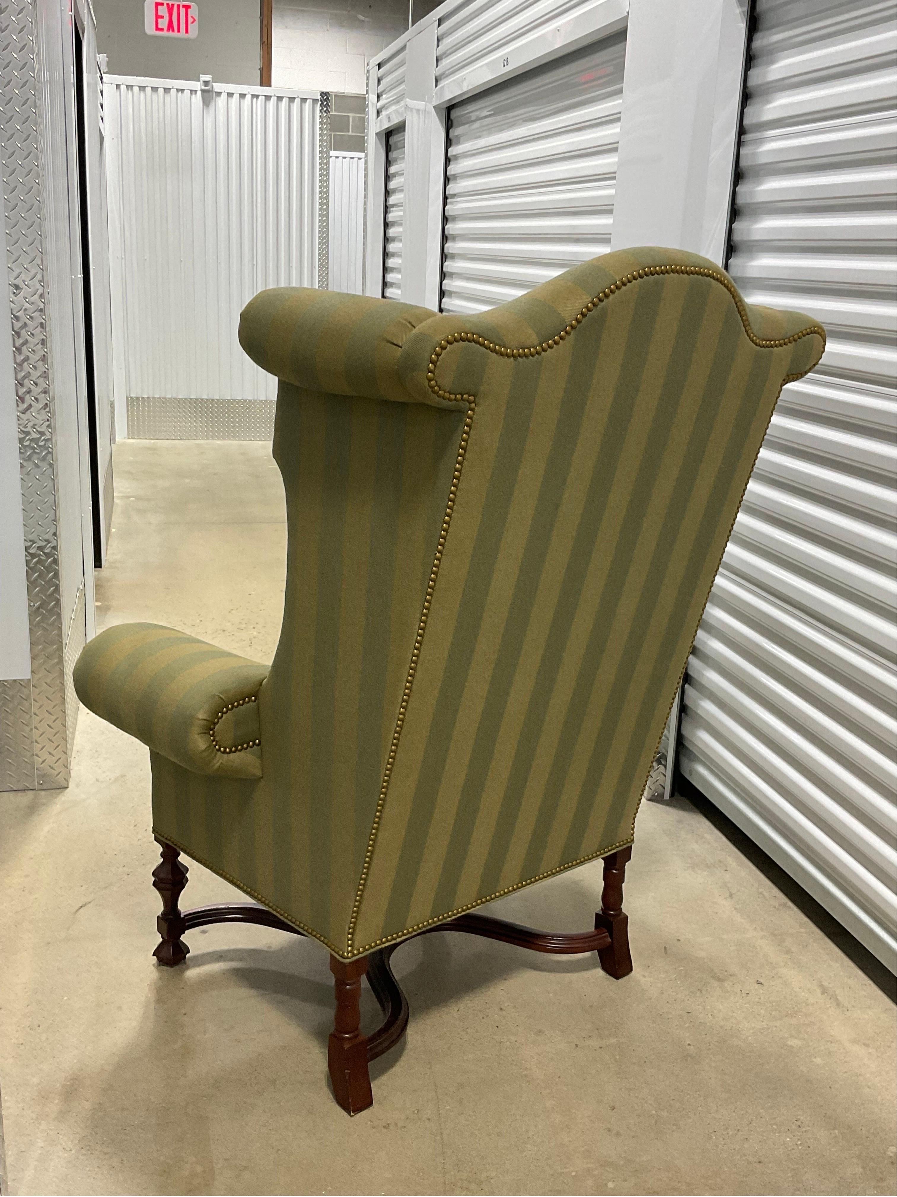 Icónico respaldo reclinable William & Mary de Lee Jofa en venta 3