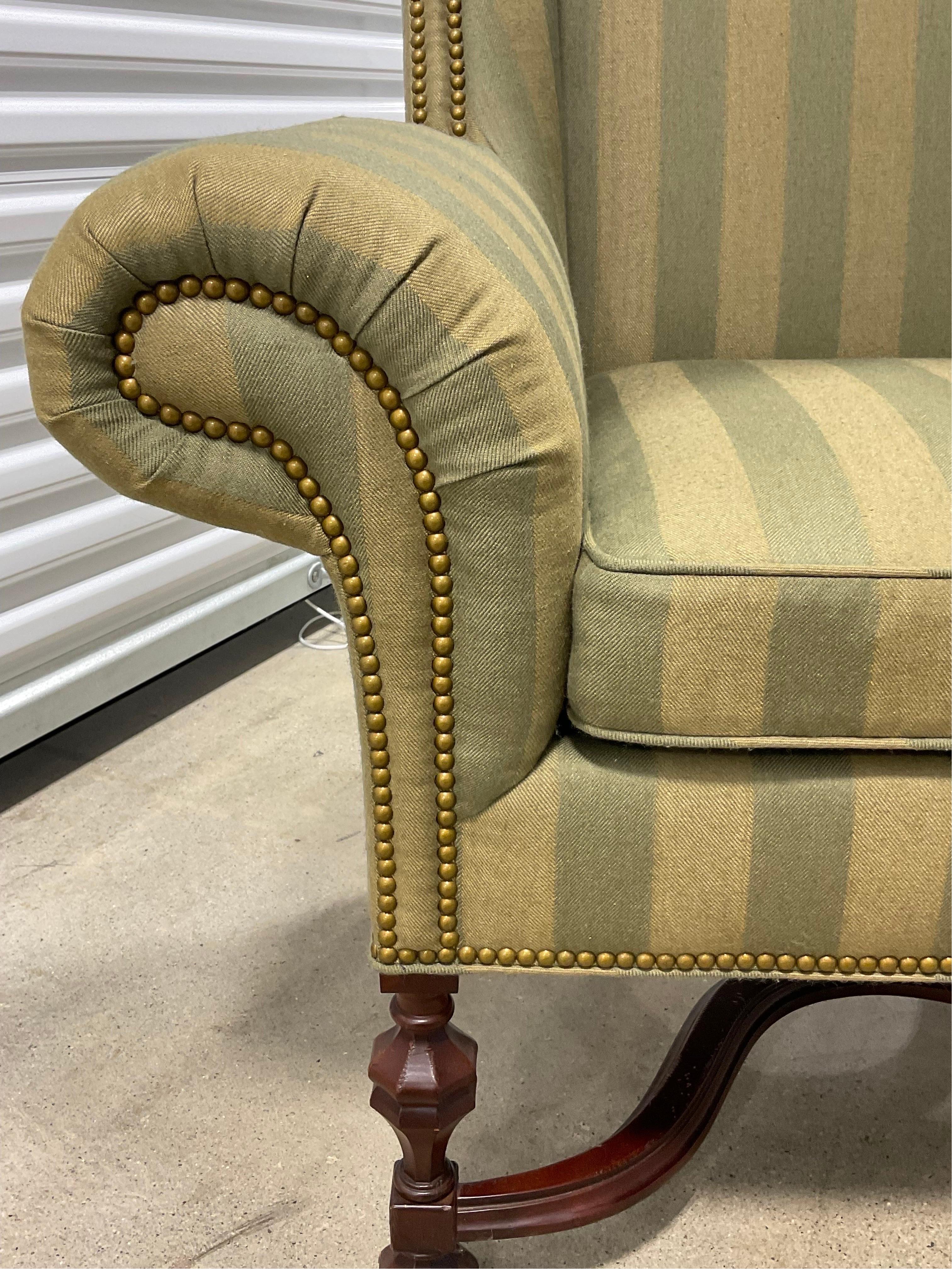 Icónico respaldo reclinable William & Mary de Lee Jofa Estadounidense en venta