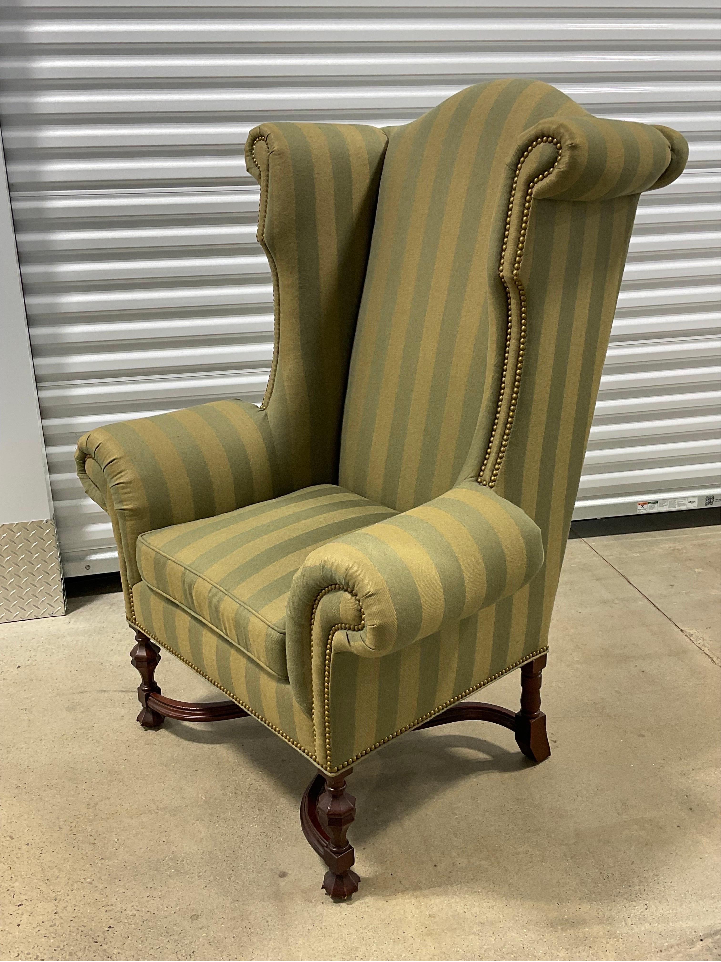 Icónico respaldo reclinable William & Mary de Lee Jofa finales del siglo XX en venta