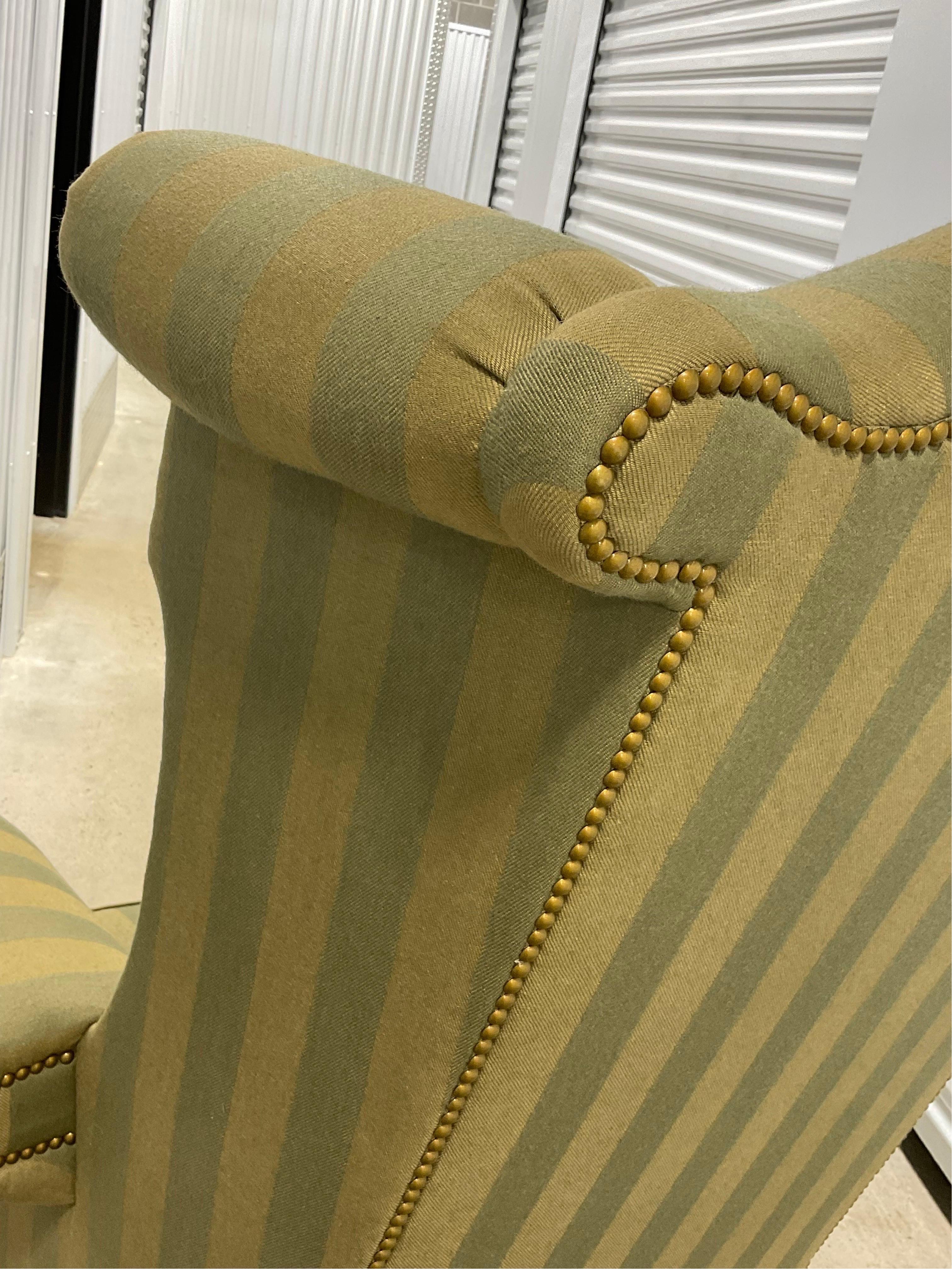 Icónico respaldo reclinable William & Mary de Lee Jofa Tapicería en venta