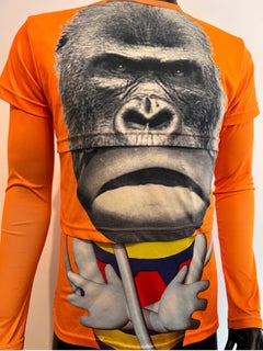 Haut court « GORILLA » icone de la collection W&LT (Wild & Lethal Trash) par Walter Van Beirendonck