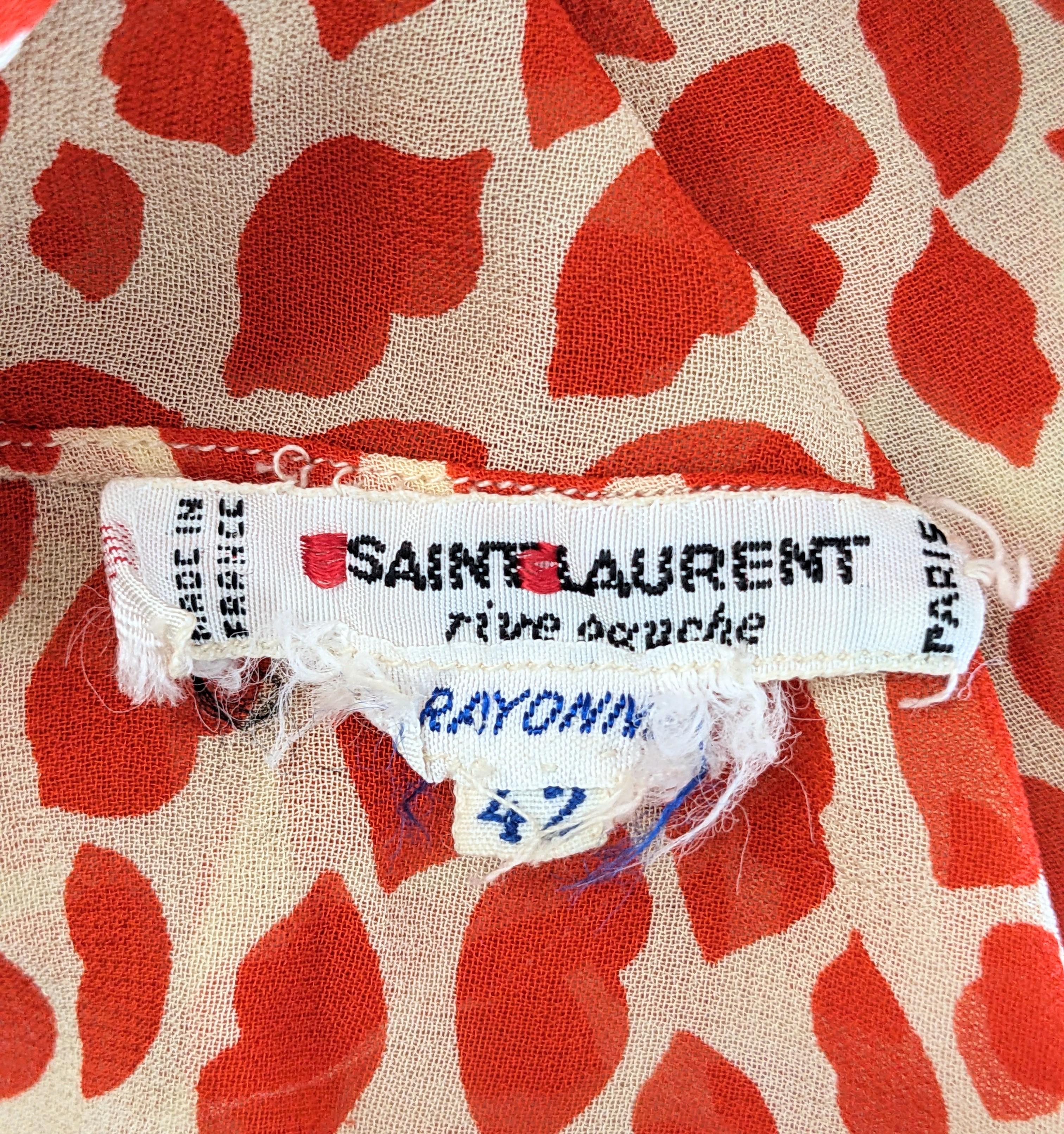 Ikonische Yves Saint Laurent „Kiss“ Bauernbluse im Angebot 4