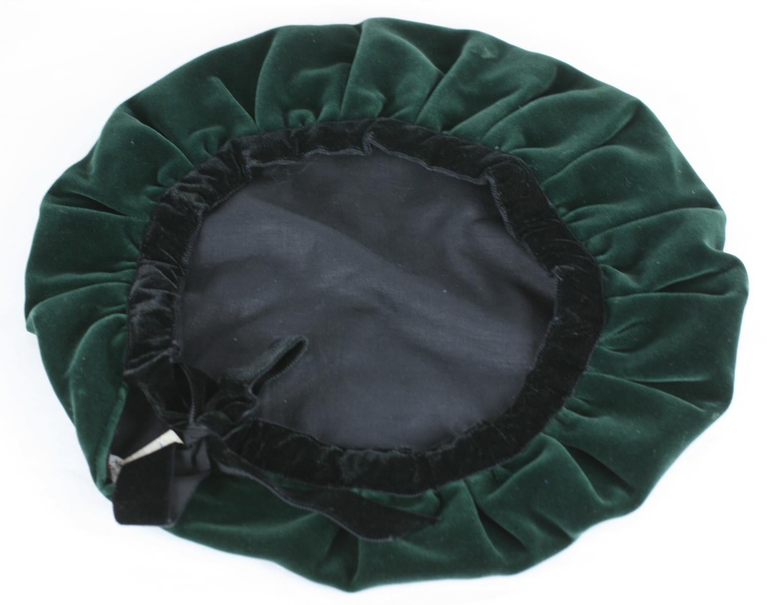 Iconic Yves Saint Laurent Velvet Beret In Excellent Condition For Sale In New York, NY