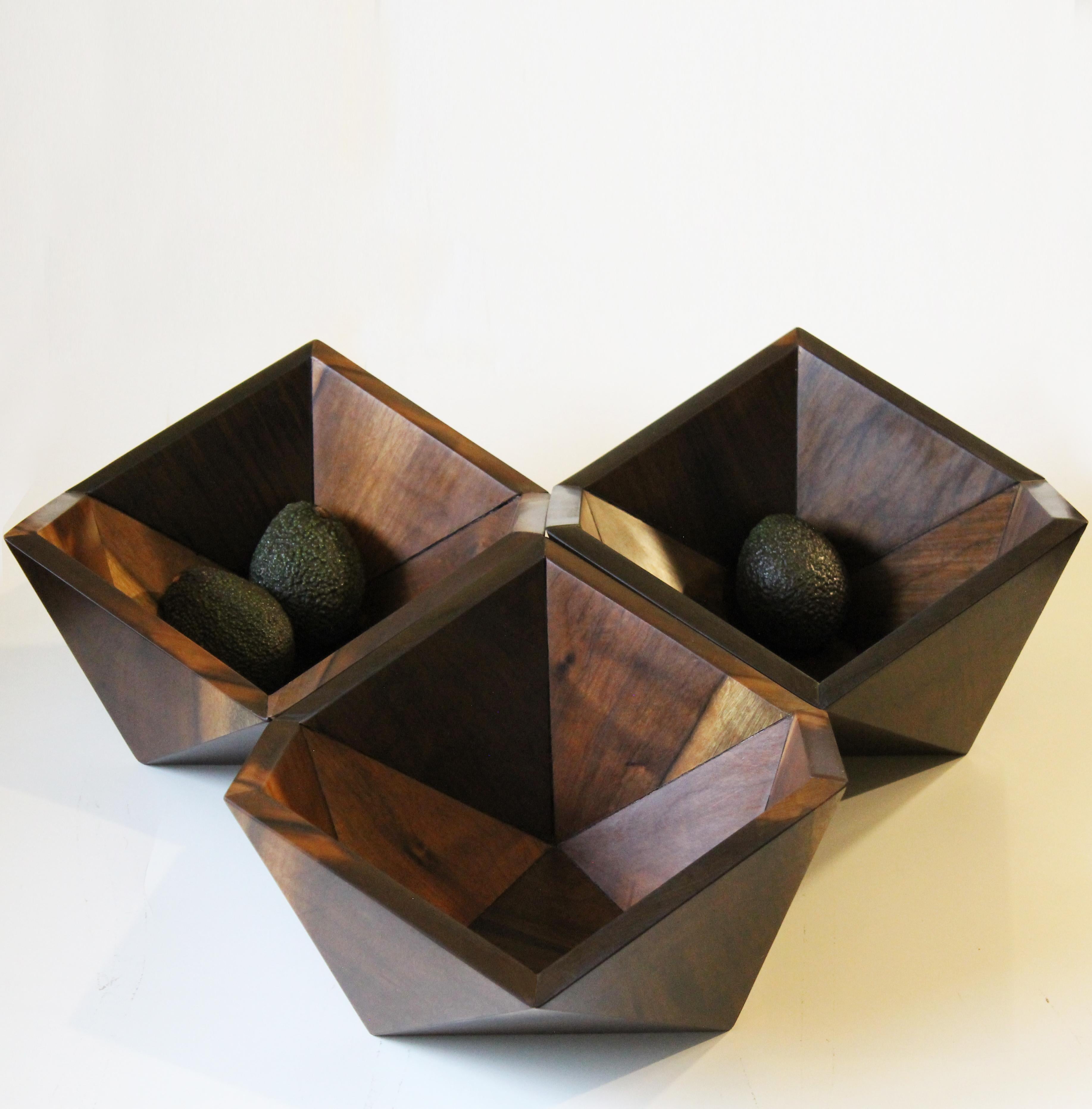 Contemporary Icosa wood bowl - (imbuia - brazilian walnut) For Sale