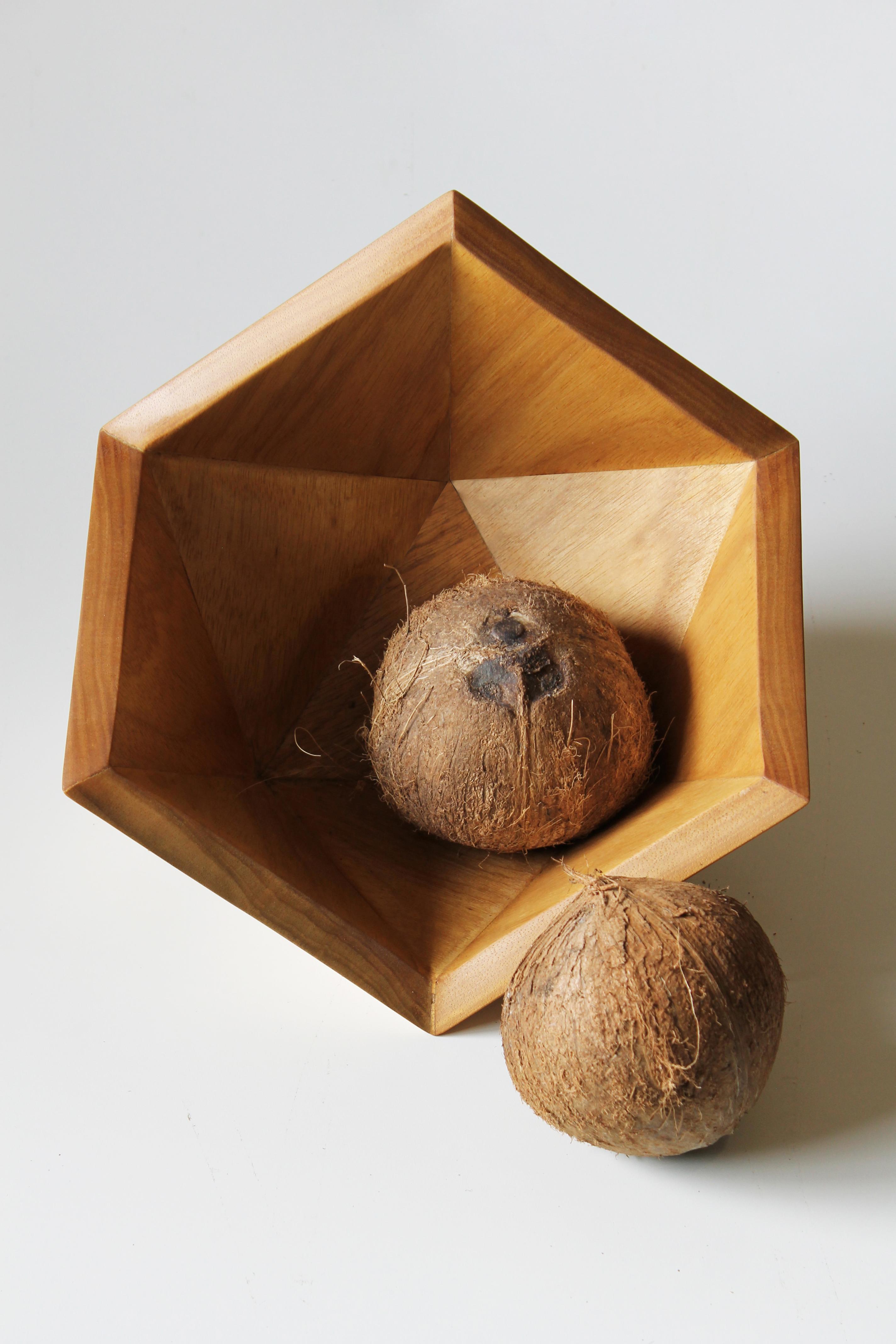 Wood Icosa wood bowl - (tauari) For Sale