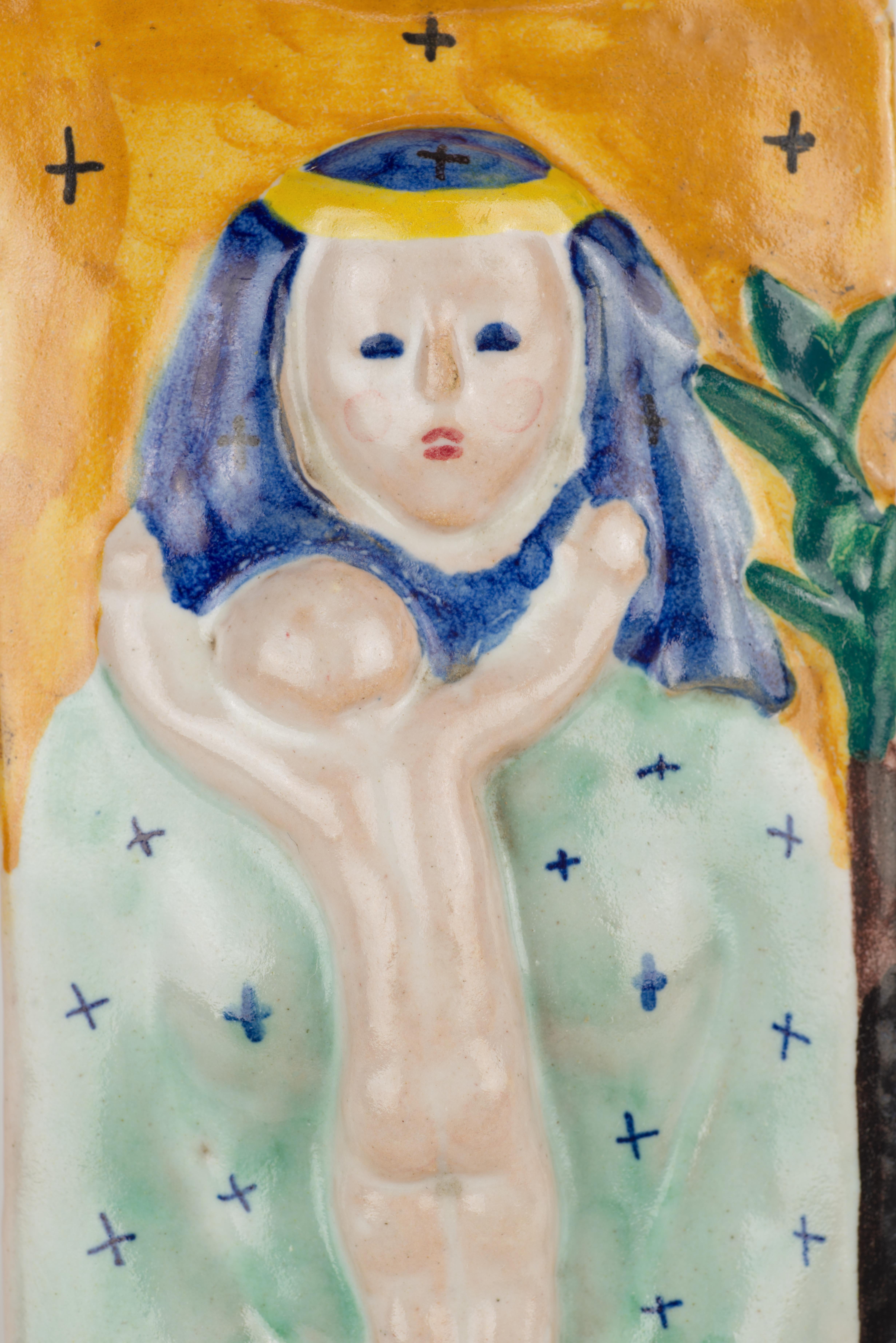 Art Déco Placca in maiolica I.C.A. Madre e Bambino, Madonna, Italia 1927-1940 in vendita