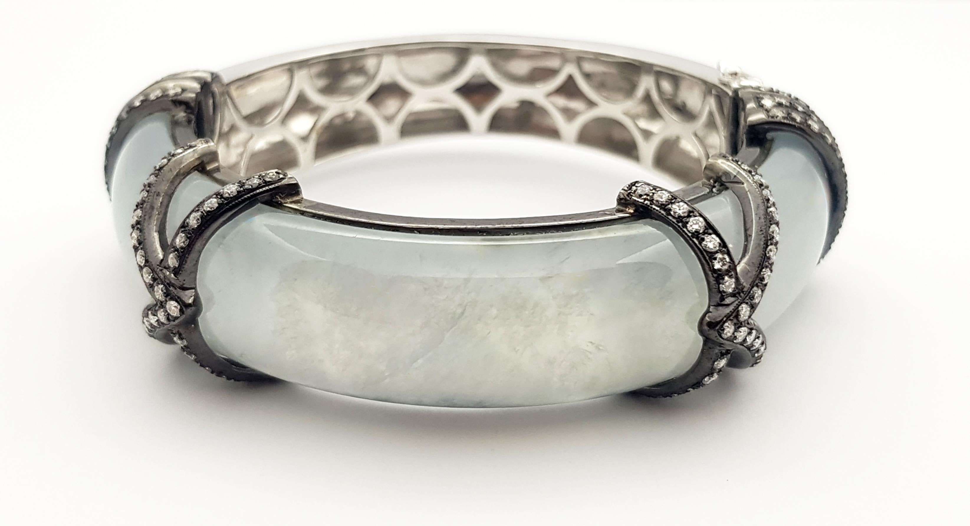 Women's Icy Jade with Diamond 1.67 Carats Bangle Set in 18 Karat White Gold Settings For Sale