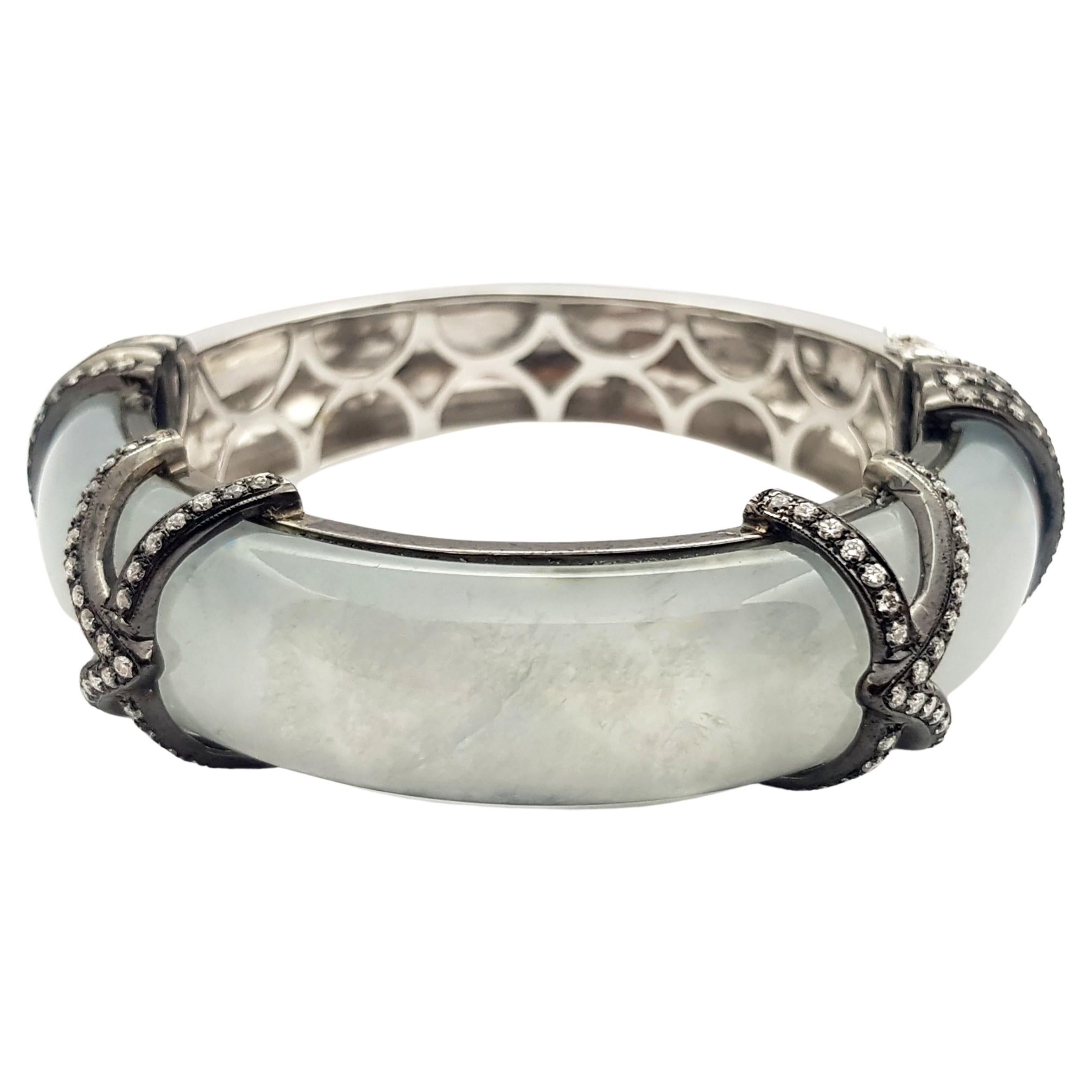 Icy Jade with Diamond 1.67 Carats Bangle Set in 18 Karat White Gold Settings For Sale