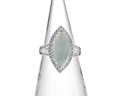 Icy Jadeit Jade Marquis Cabochon und Halo Diamantring, zertifiziert unbehandelt