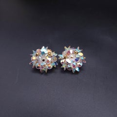 Boucles d'oreilles clips en cristal blanc glacé Aurora Borealis AB en finition dorée, Whiting